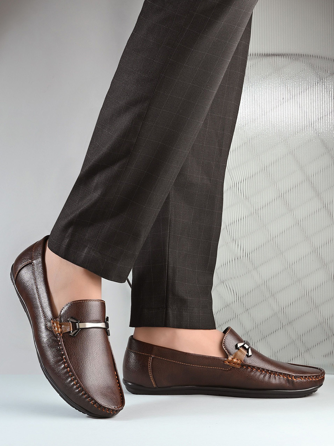 knoos Men Round Toe Slip-On Loafers
