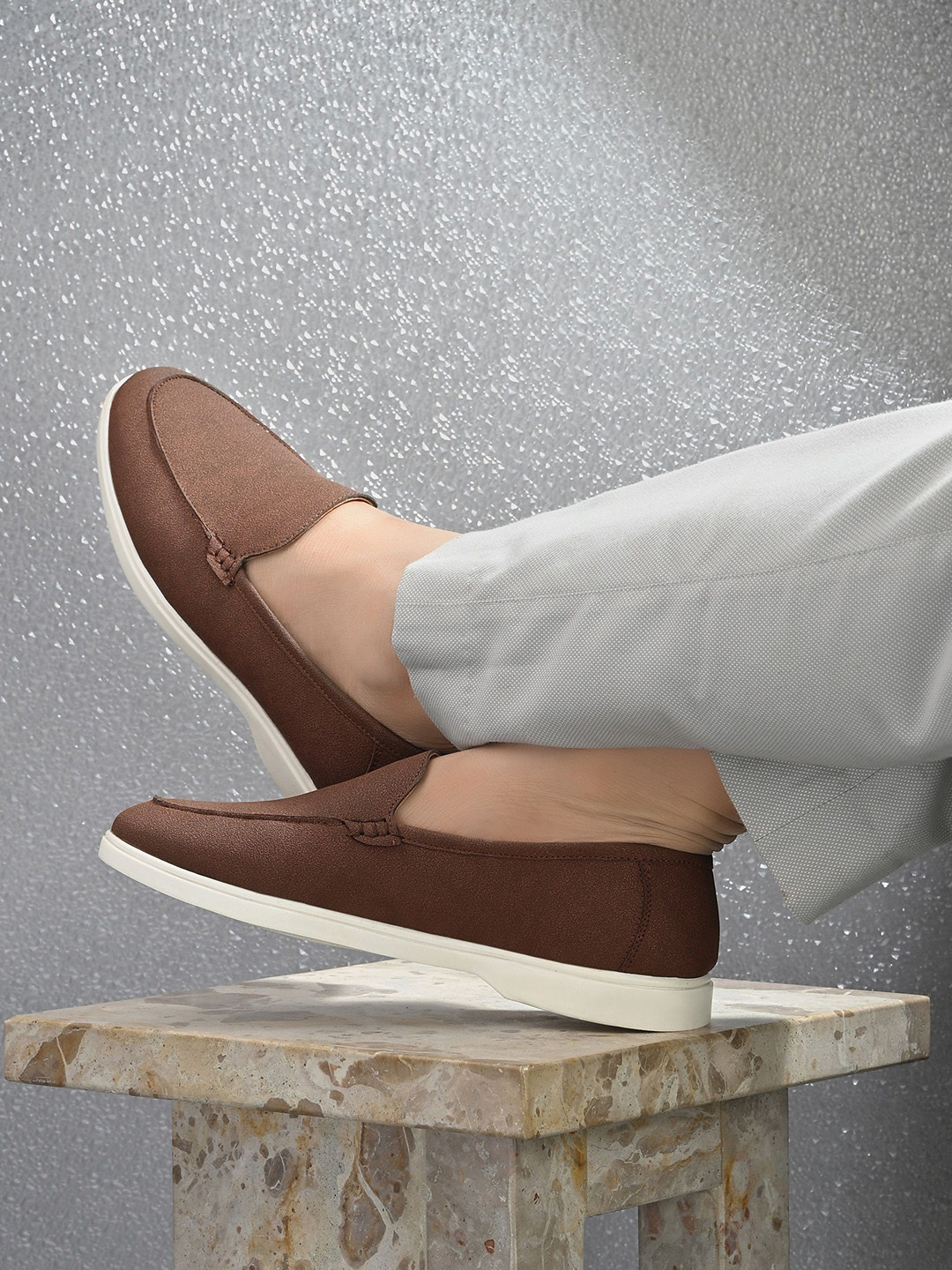 knoos Men Round Toe Loafers with Cushioned Insole & Lightweight Sole