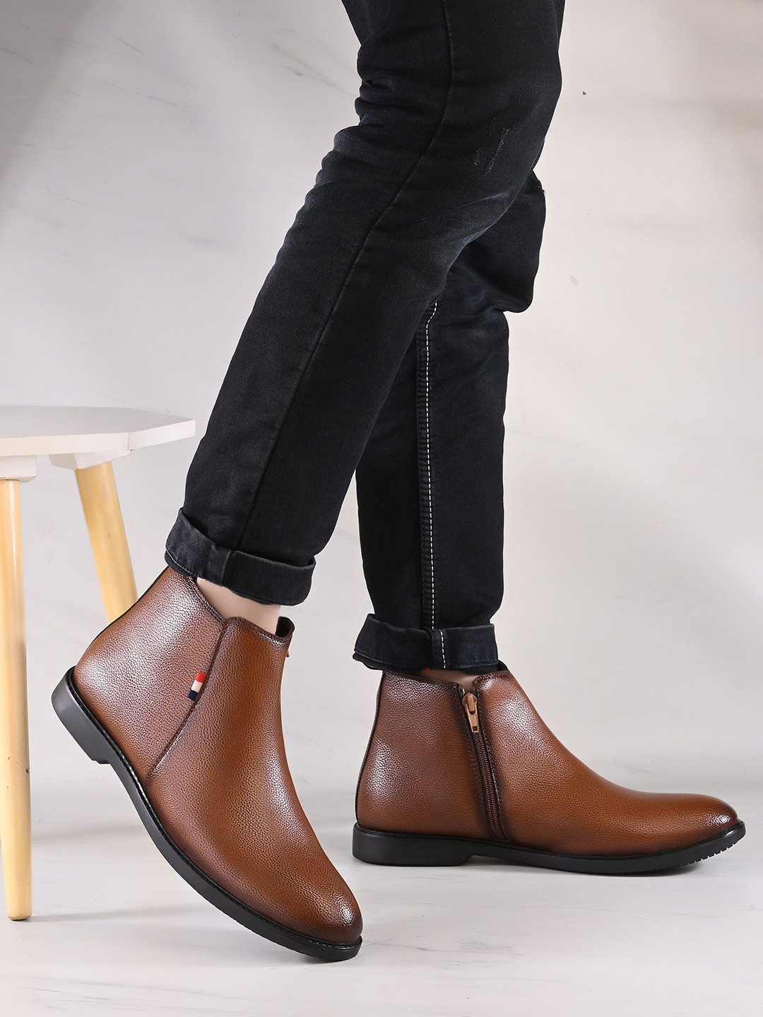 knoos Textured Chelsea Boots