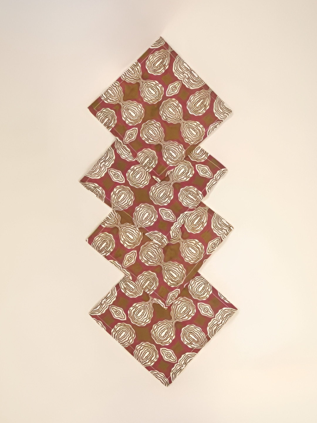 FREEDOM TREE Dve Brown & White 4 Pieces Printed Cocktail Table Napkins