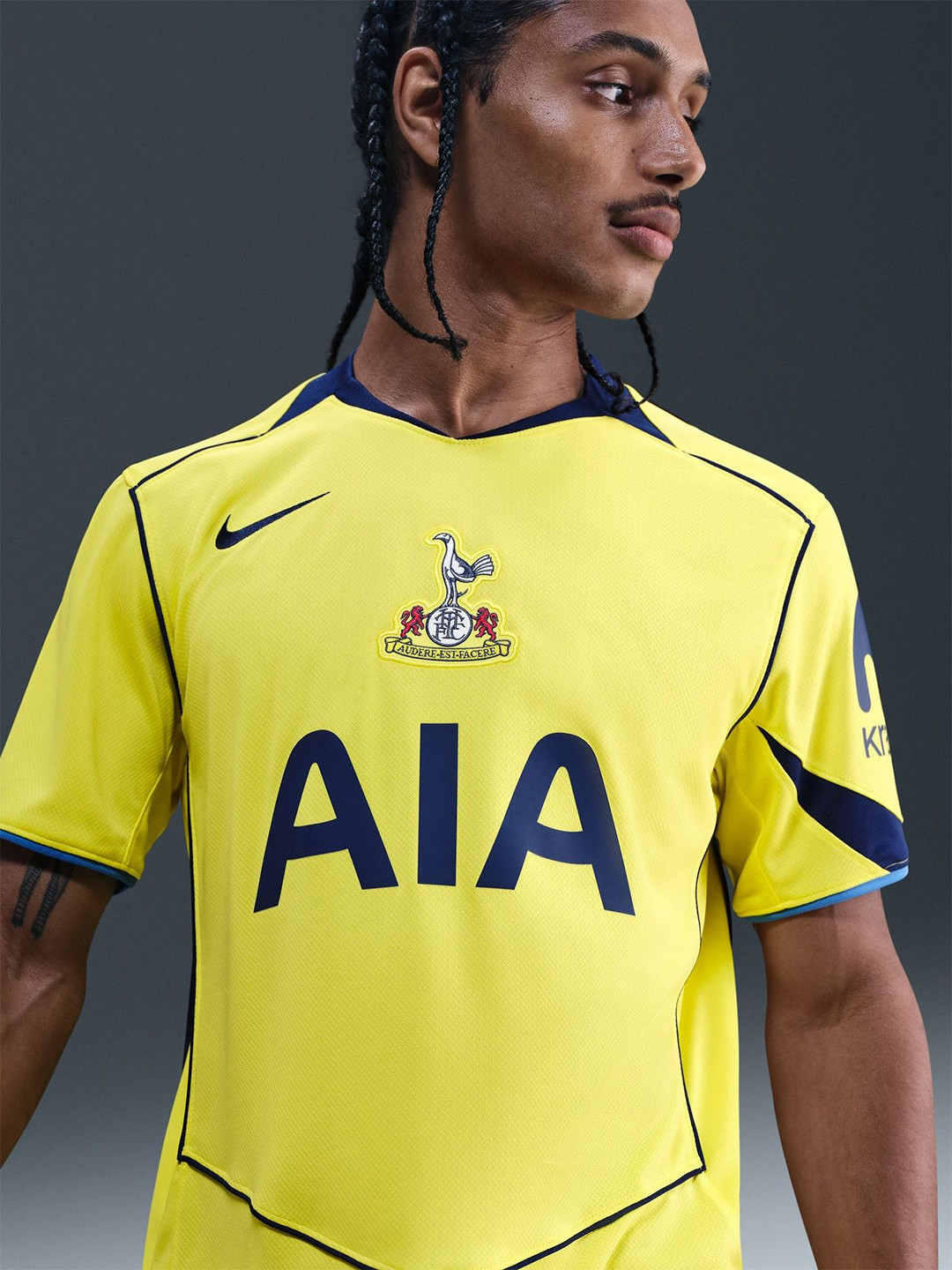 Nike Men Tottenham Hotspur 2025/26 Stadium Third Dri-Fit Total 90 Football Replica T-shirt