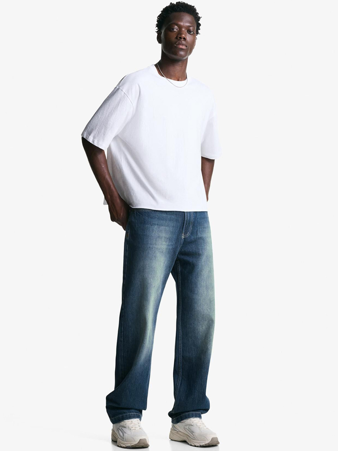 Bershka Men Relaxed Straight Fit Mid-Rise Jeans