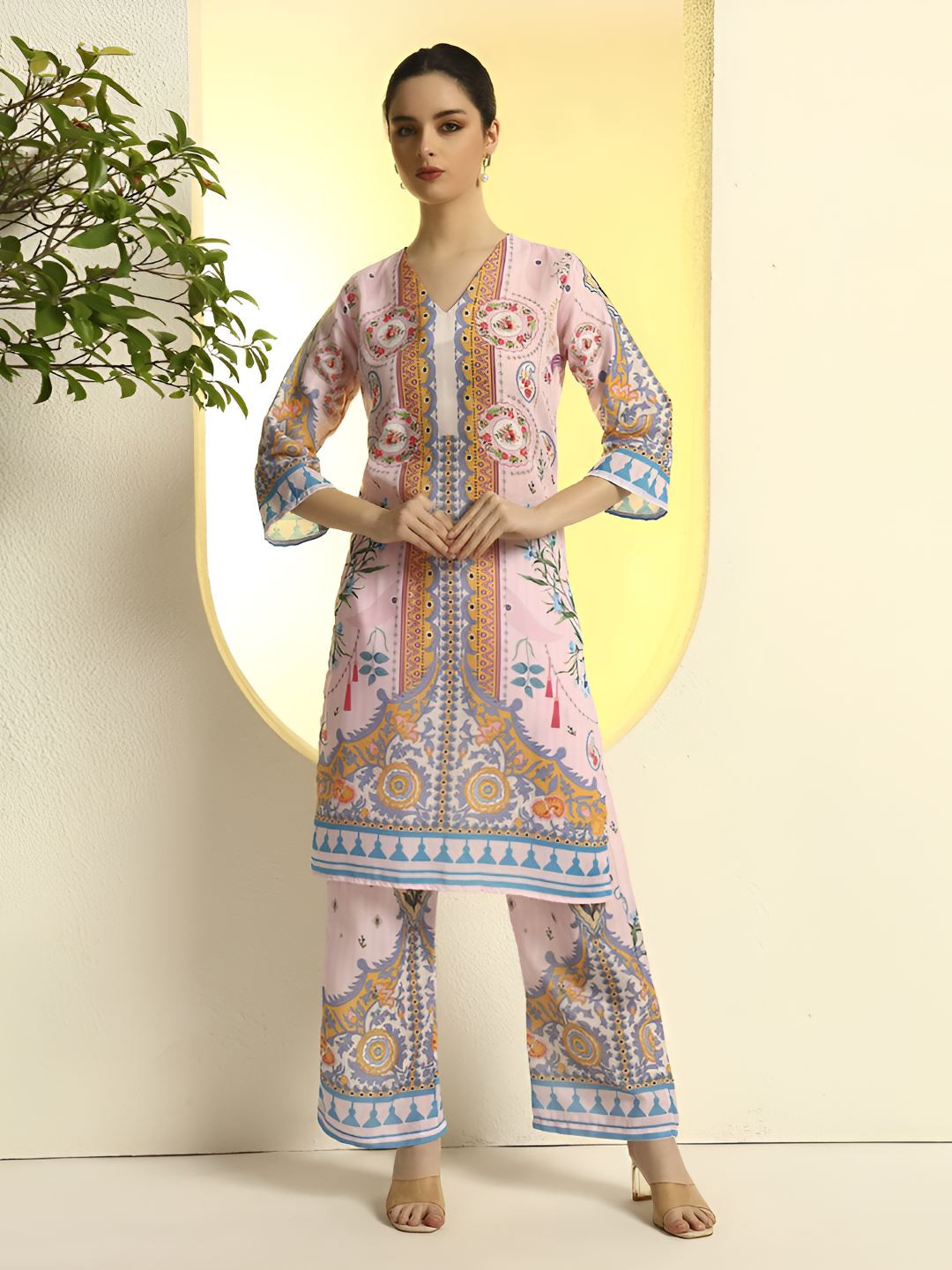 DAARI Ethnic Motifs Printed V-Neck Straight Kurta With Palazzos