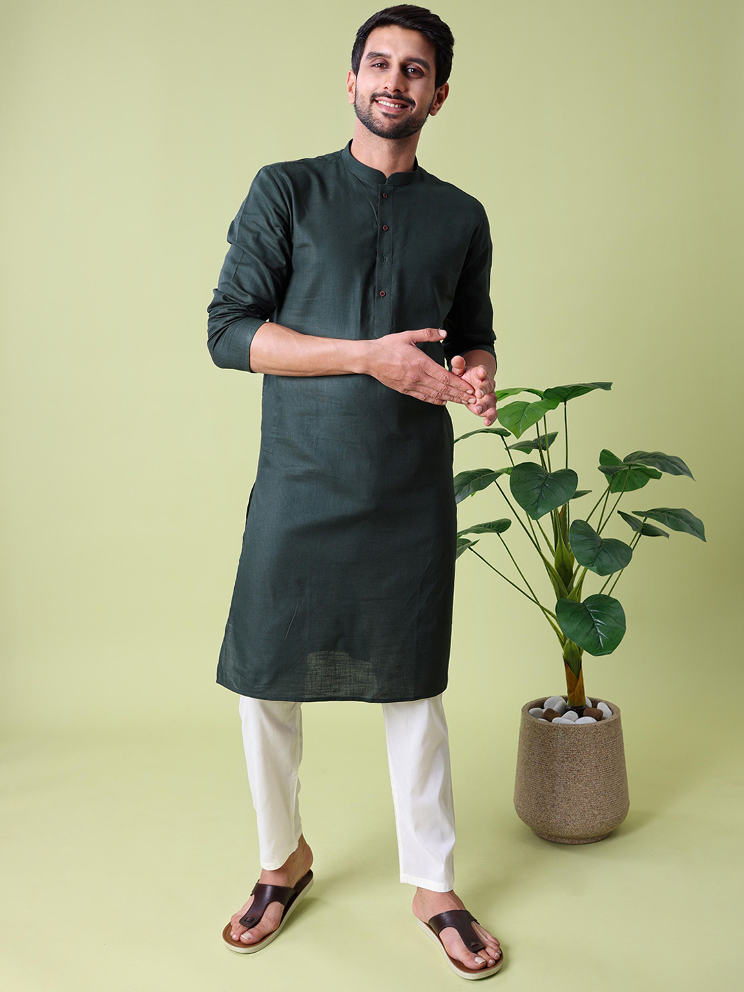MAAHI FABS Men Solid Cotton Kurta with Pyjamas