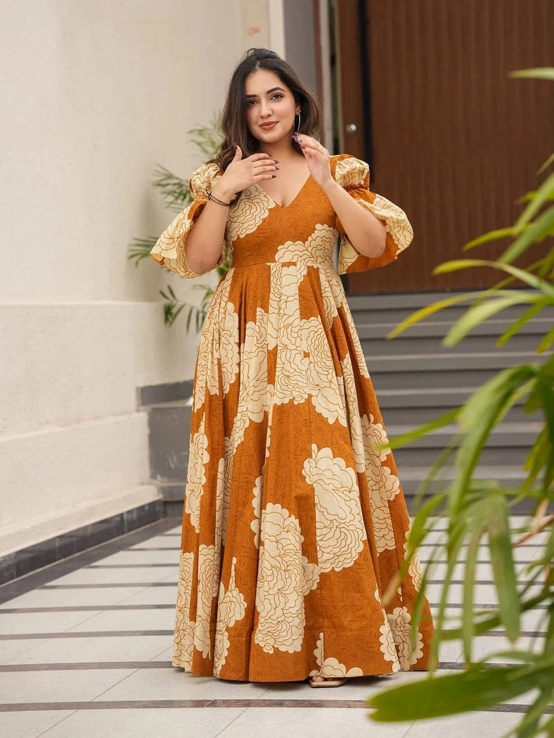 GLOSIA DESIGN Floral Printed Gathered or Pleated V-Neck Fit & Flare Maxi Dress