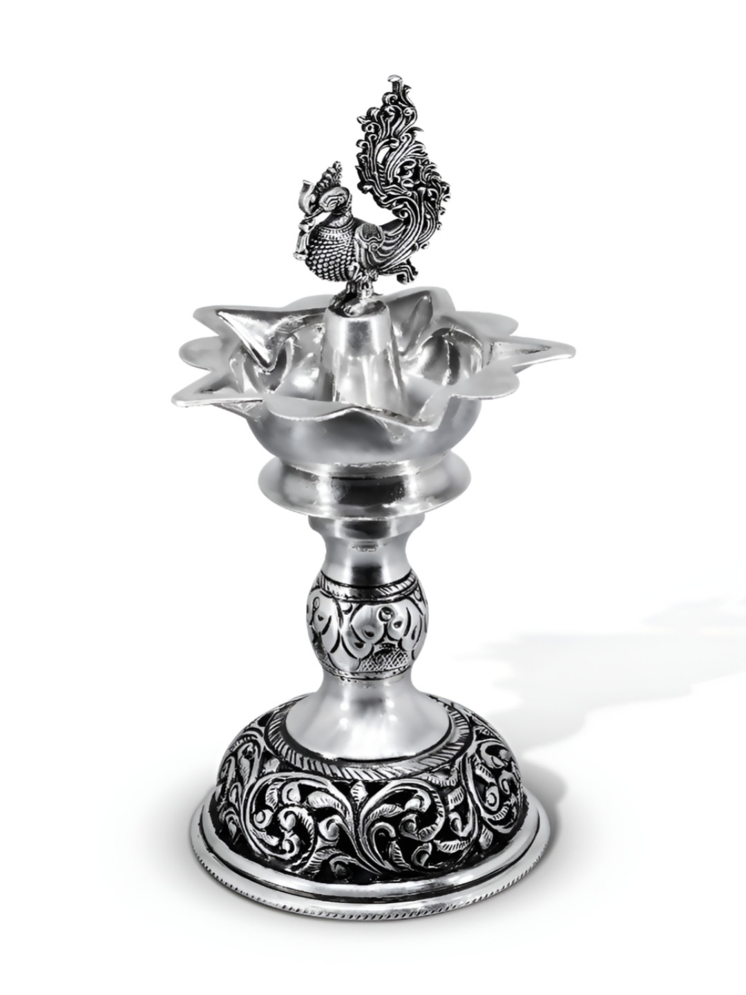 Joyalukkas Refined Silver Peacock Textured Lamp