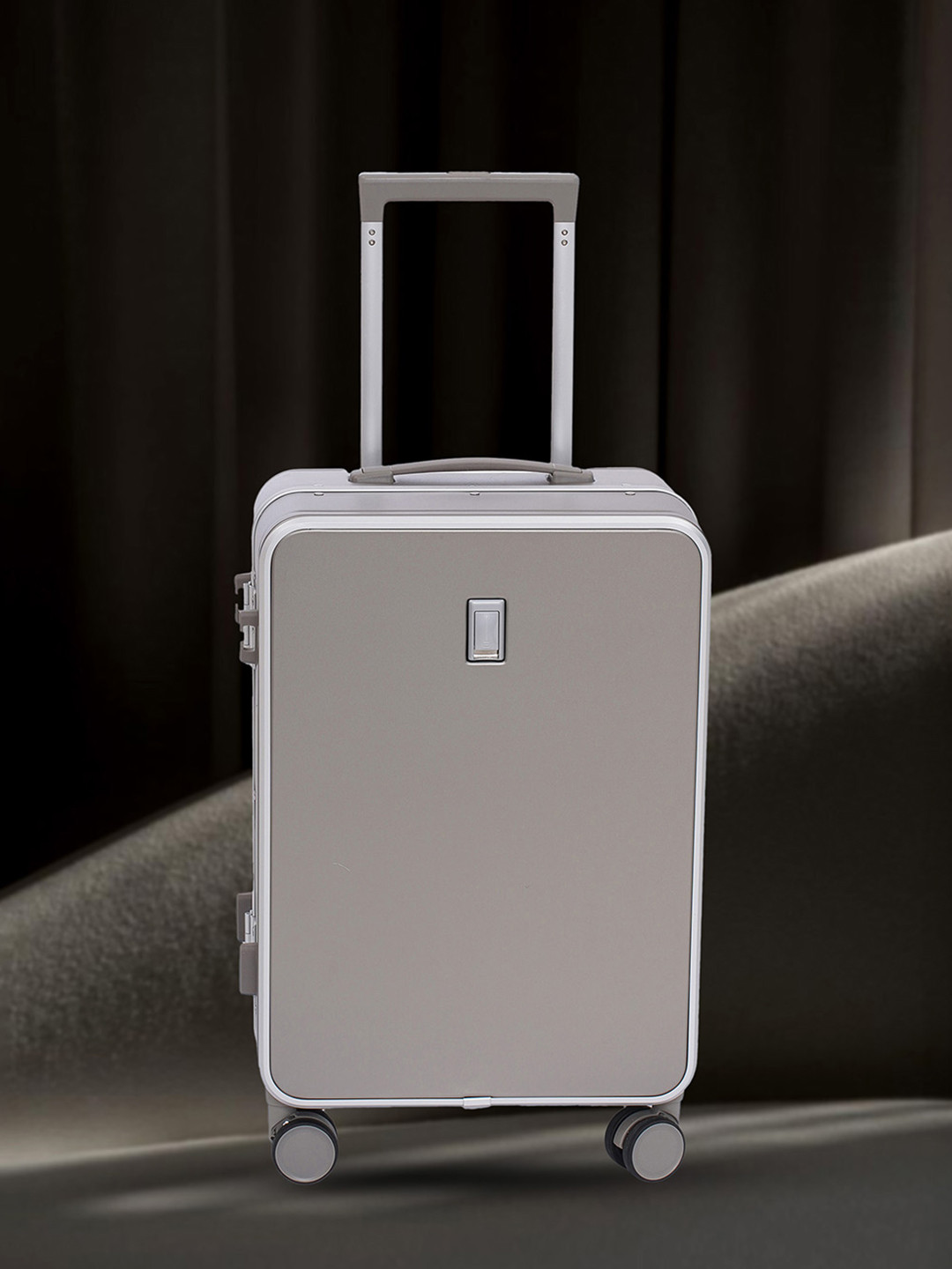 SWISS MILITARY Lorenzo PC Theft-Proof Hard-Sided Cabin Trolley Suitcase