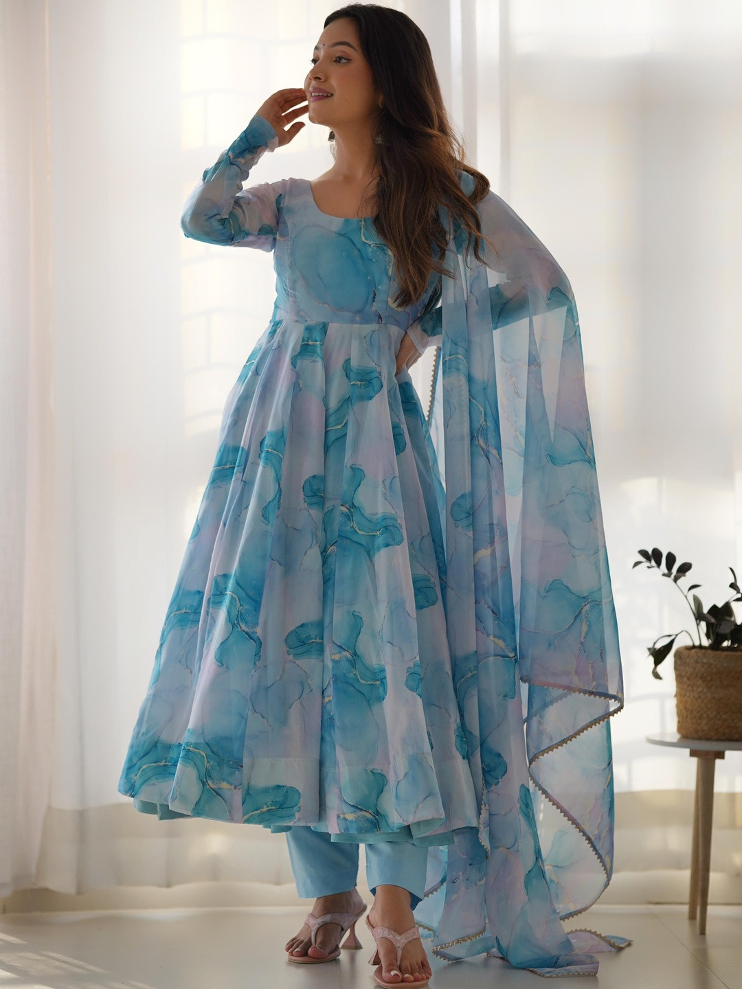 SAJAVAT ETHENIC WEAR Printed Round Neck Pure Silk Kurta With Trousers & Dupatta