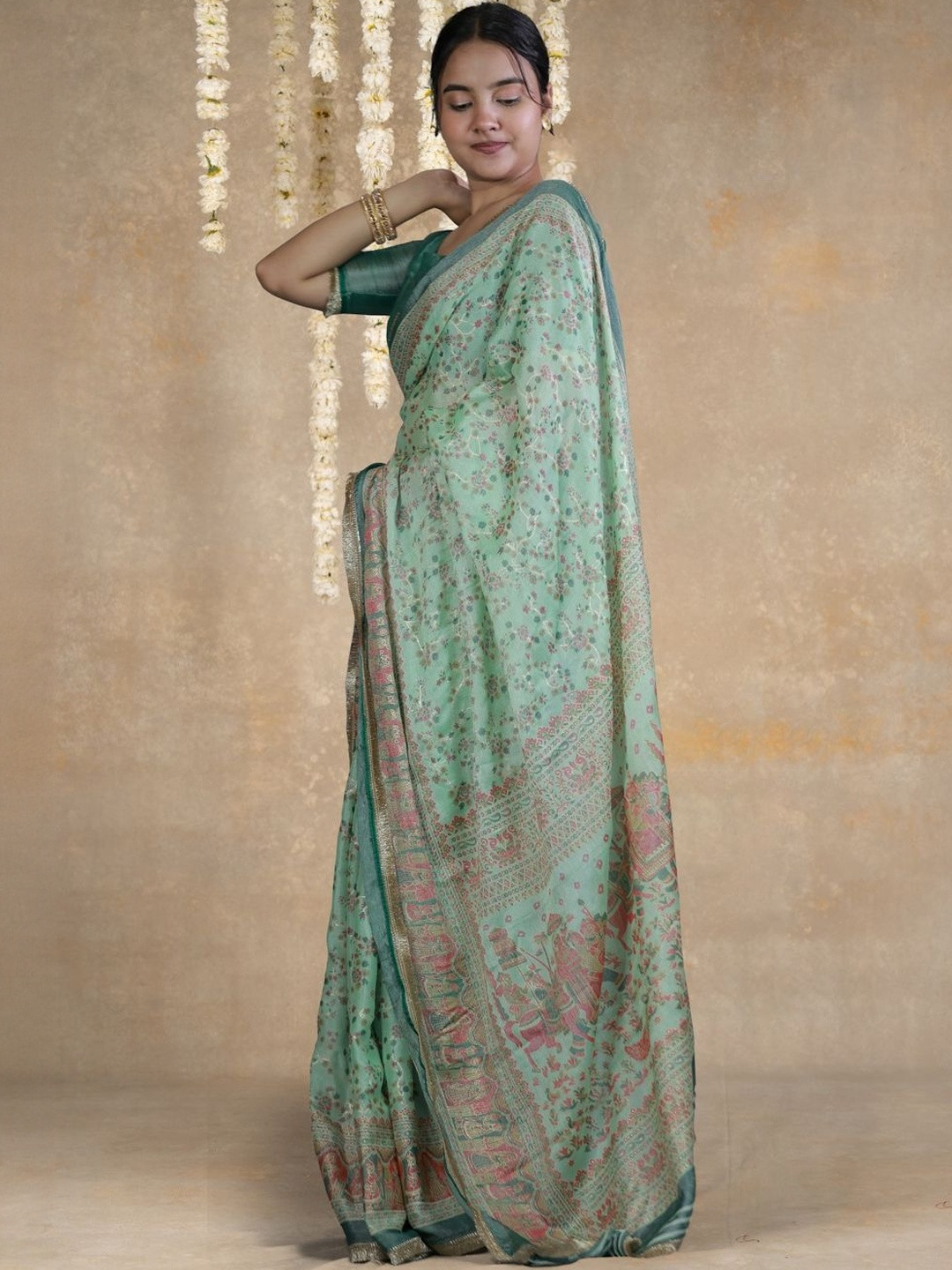 MIRCHI FASHION Floral Printed Lace Border Saree