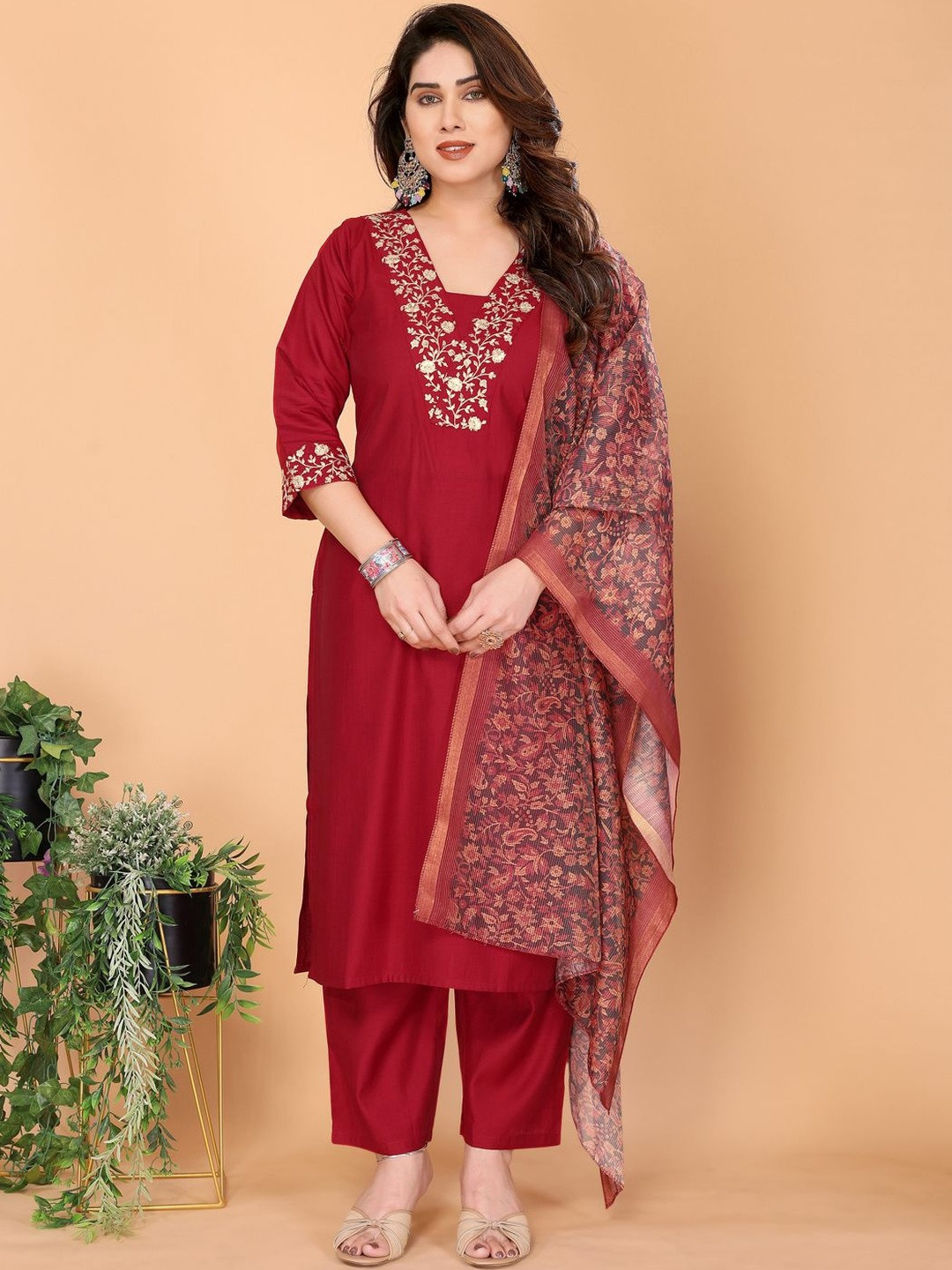 STYLE SAMSARA Floral Yoke Design V-Neck Straight Kurta & Trousers With Dupatta