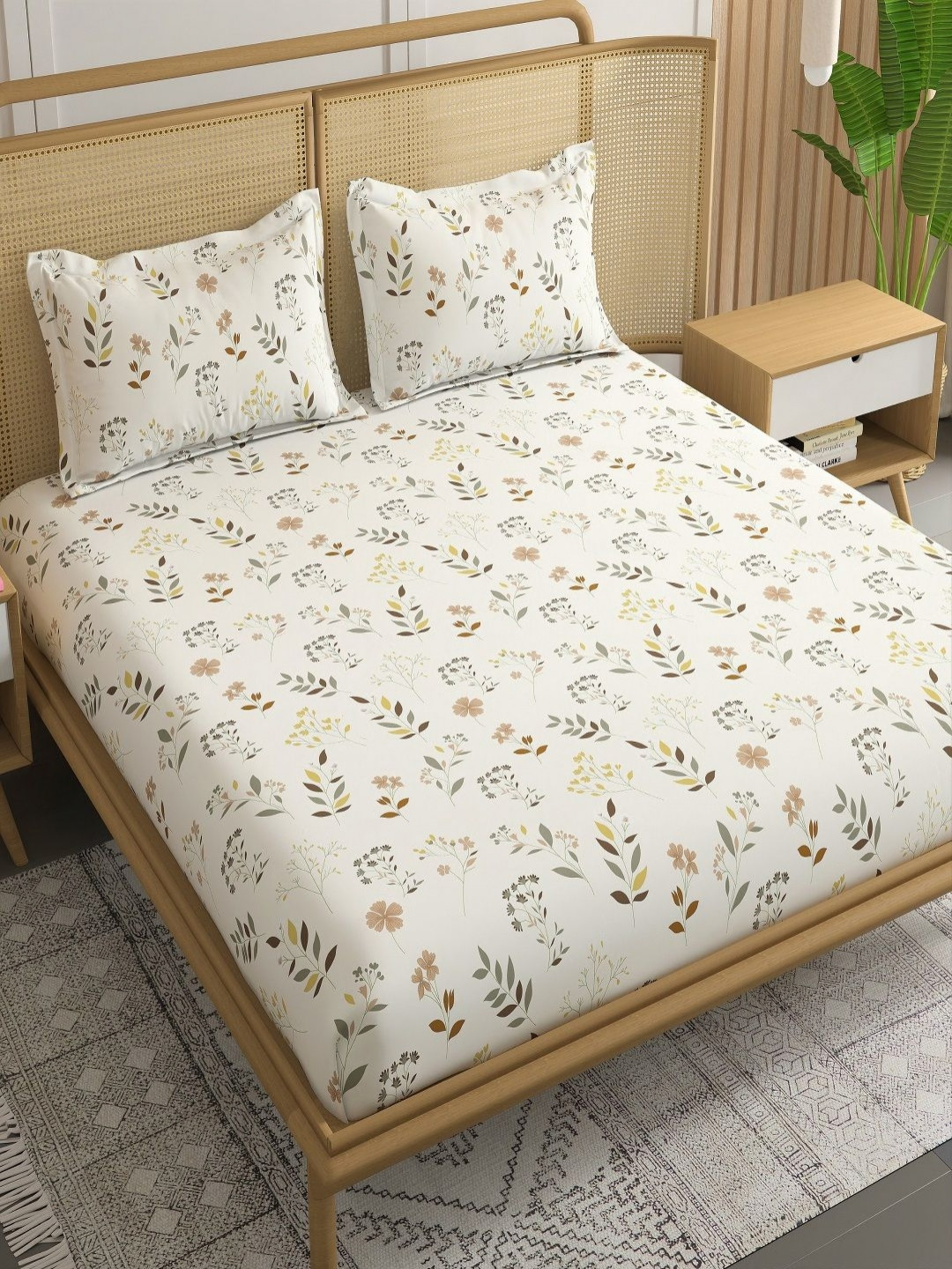 tundwal's White Floral 210 TC Floral 210 TC Pure Cotton King Bedsheet With 2 Pillow Covers