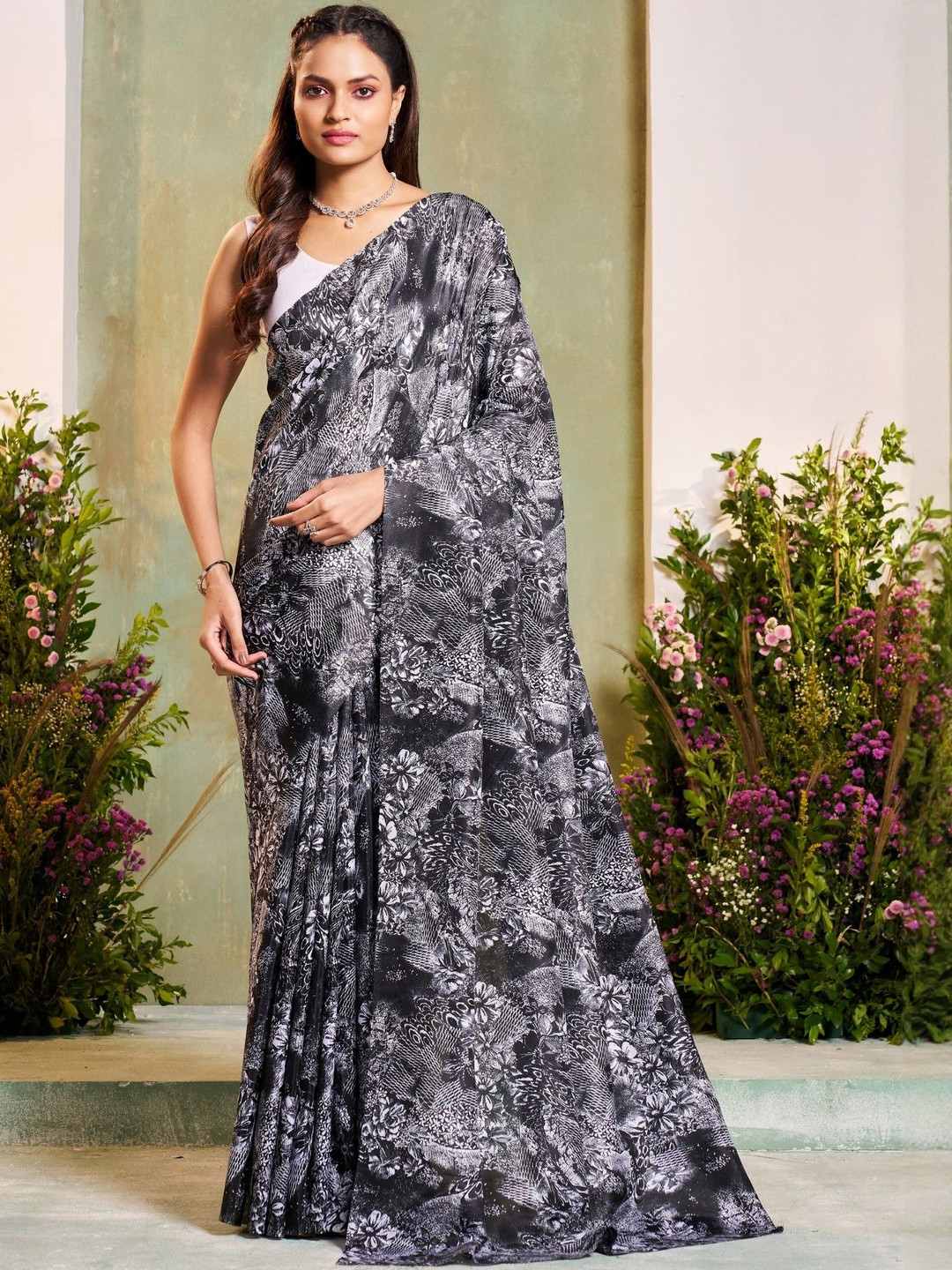 Garden Vareli Floral Printed Saree
