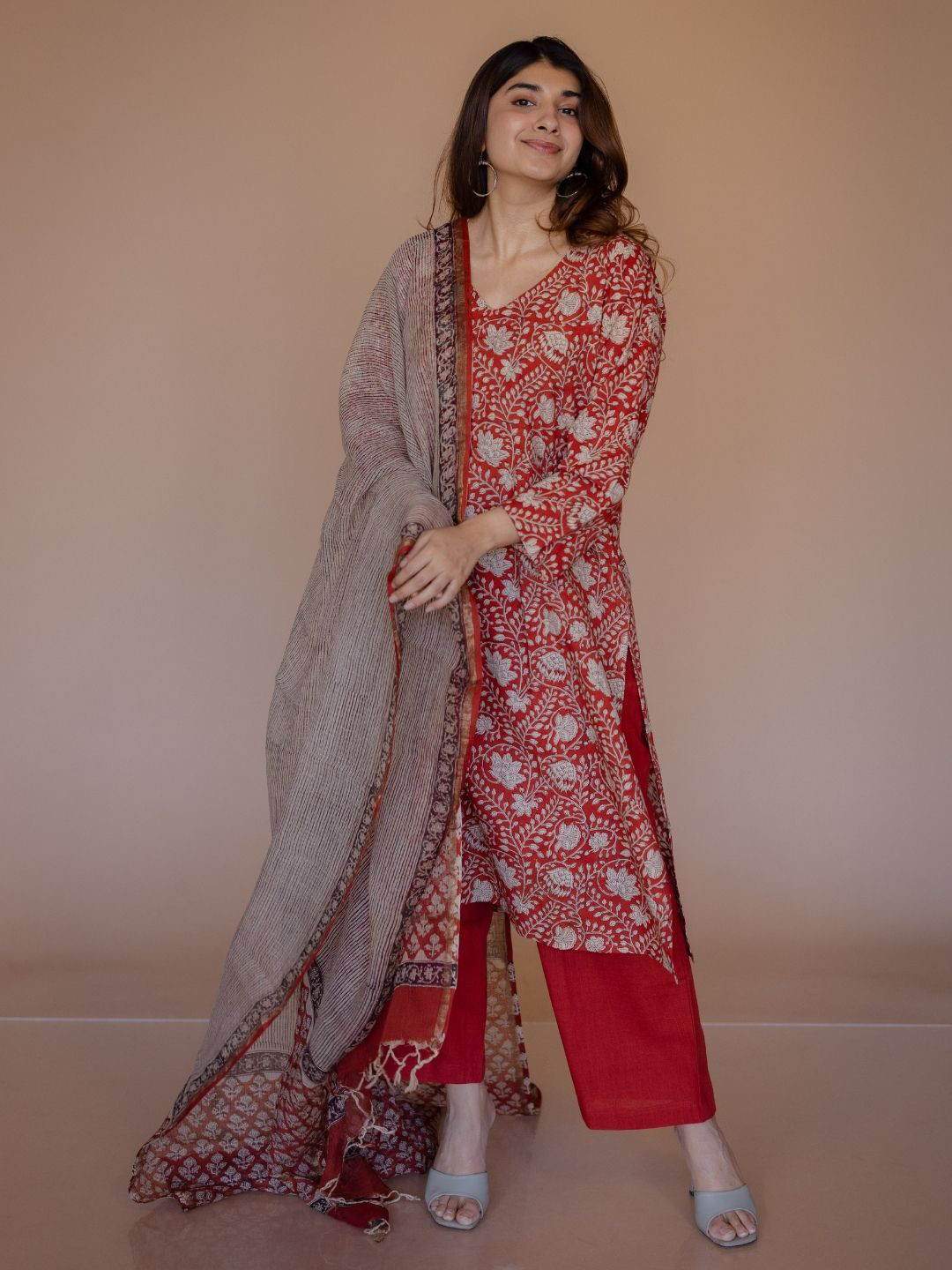 THE INDIAN ETHNIC CO Striped Kota Doria Cotton Dupatta