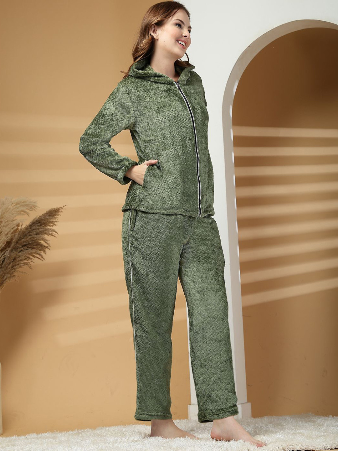 ETC Women Geometric Woollen Hooded Zip Closure 2 Pcs Winter Night Suit