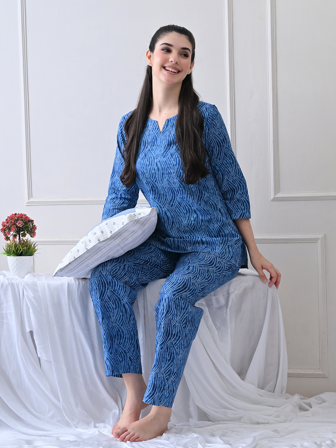 House of Comfort Abstract Printed Notch Neck Pure Cotton Top With Pyjamas