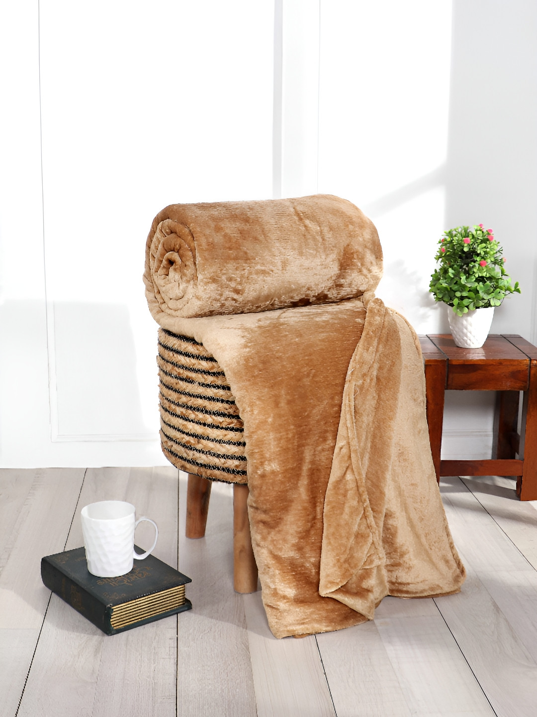 BLUEDOT Gold-Toned Double Bed Dohar