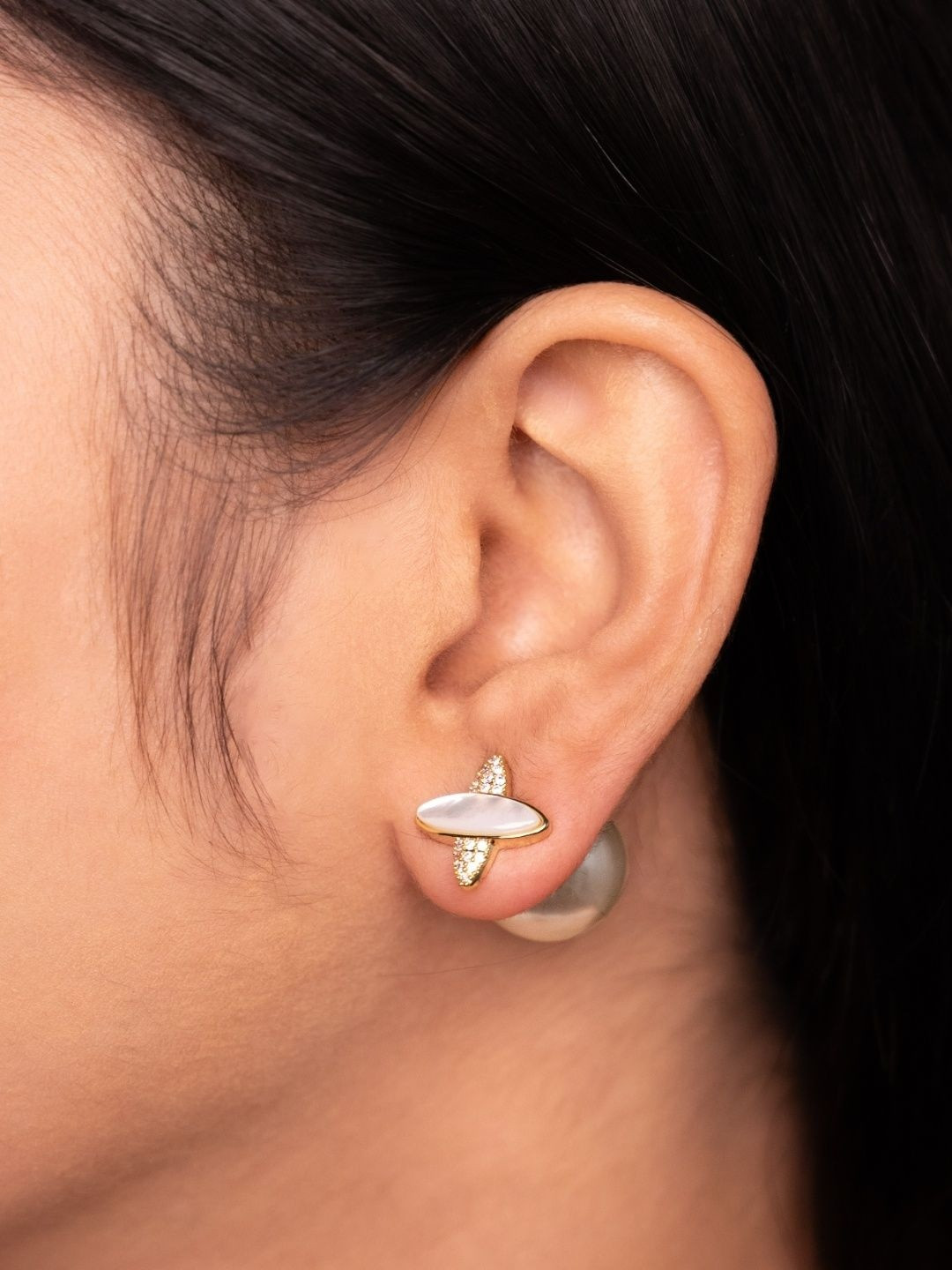 THE OPAL JEWELS Gold-Plated CZ Studded And Pearls Beaded Spherical Shaped Chunky Studs