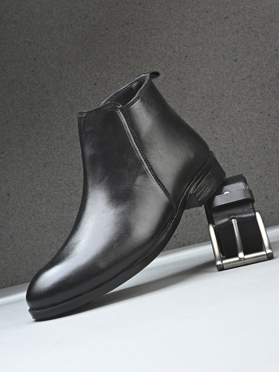 Roadster Men Solid Mid-Top Zip Fastening Chelsea Boots