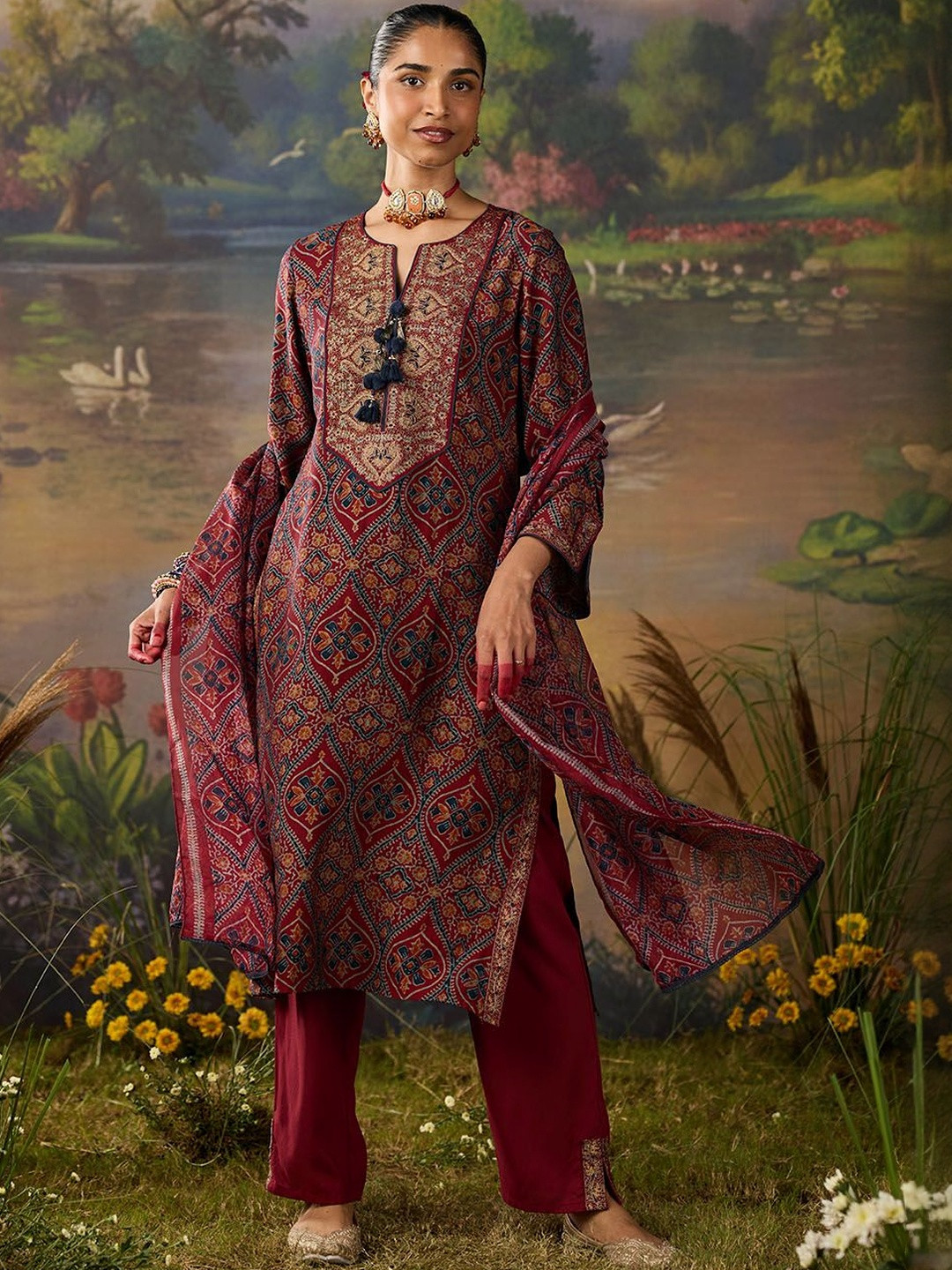 Lakshita Women Ethnic Motifs Printed Notch Neck Long Sleeves Staight Kurta With Trousers