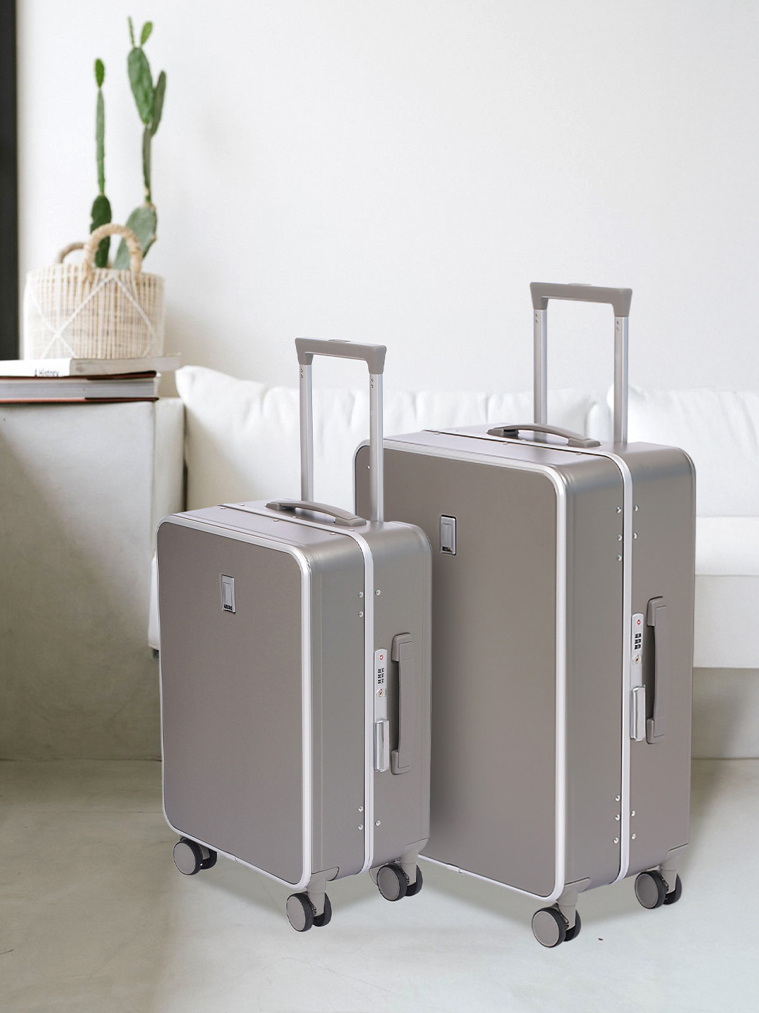 SWISS MILITARY Lorenzo PC Set Of 2 Hard-Sided Trolley Suitcase