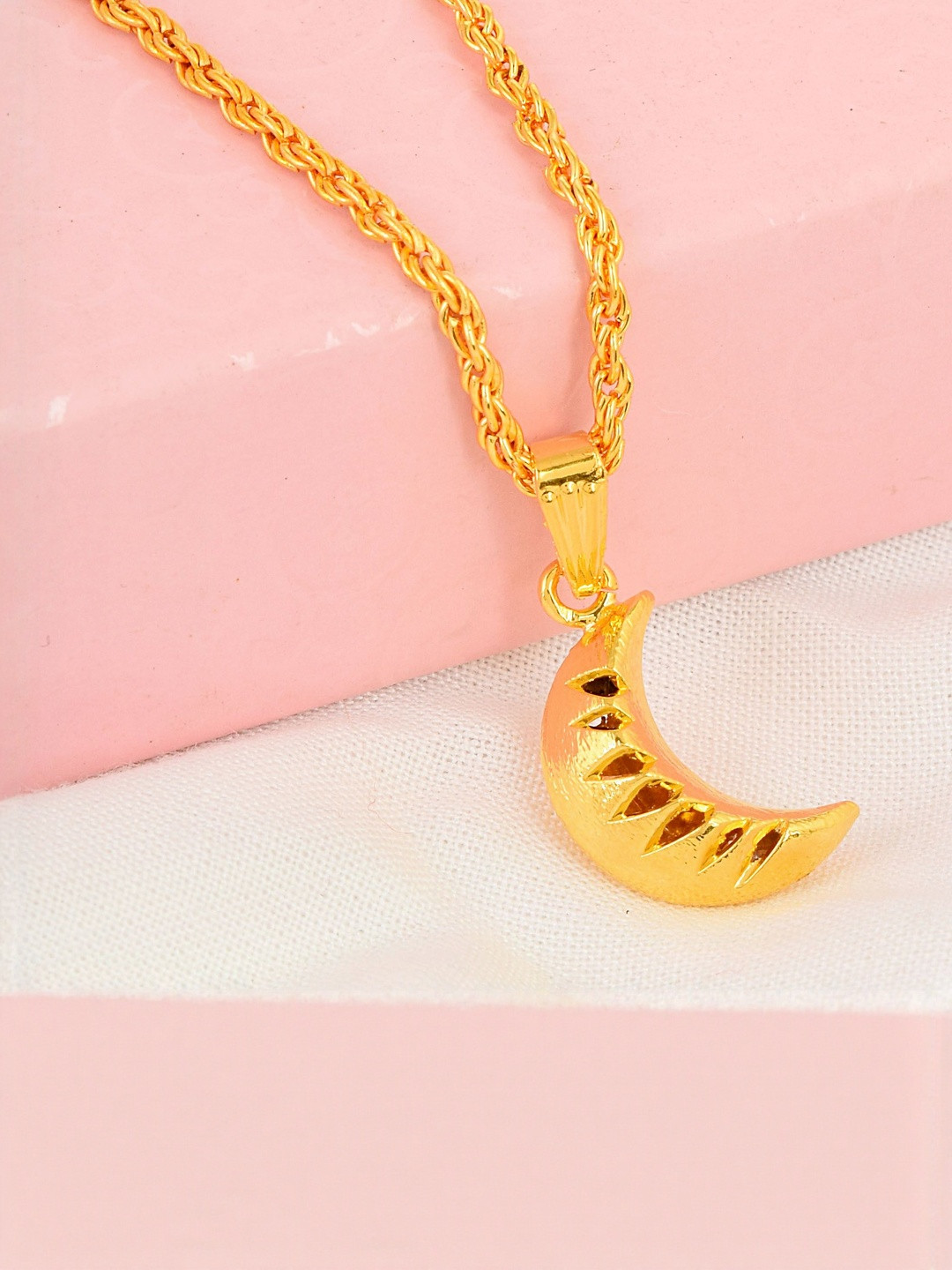 DZINETRENDZ Unisex Gold-Plated Half-Moon Shaped Pendant With Chain