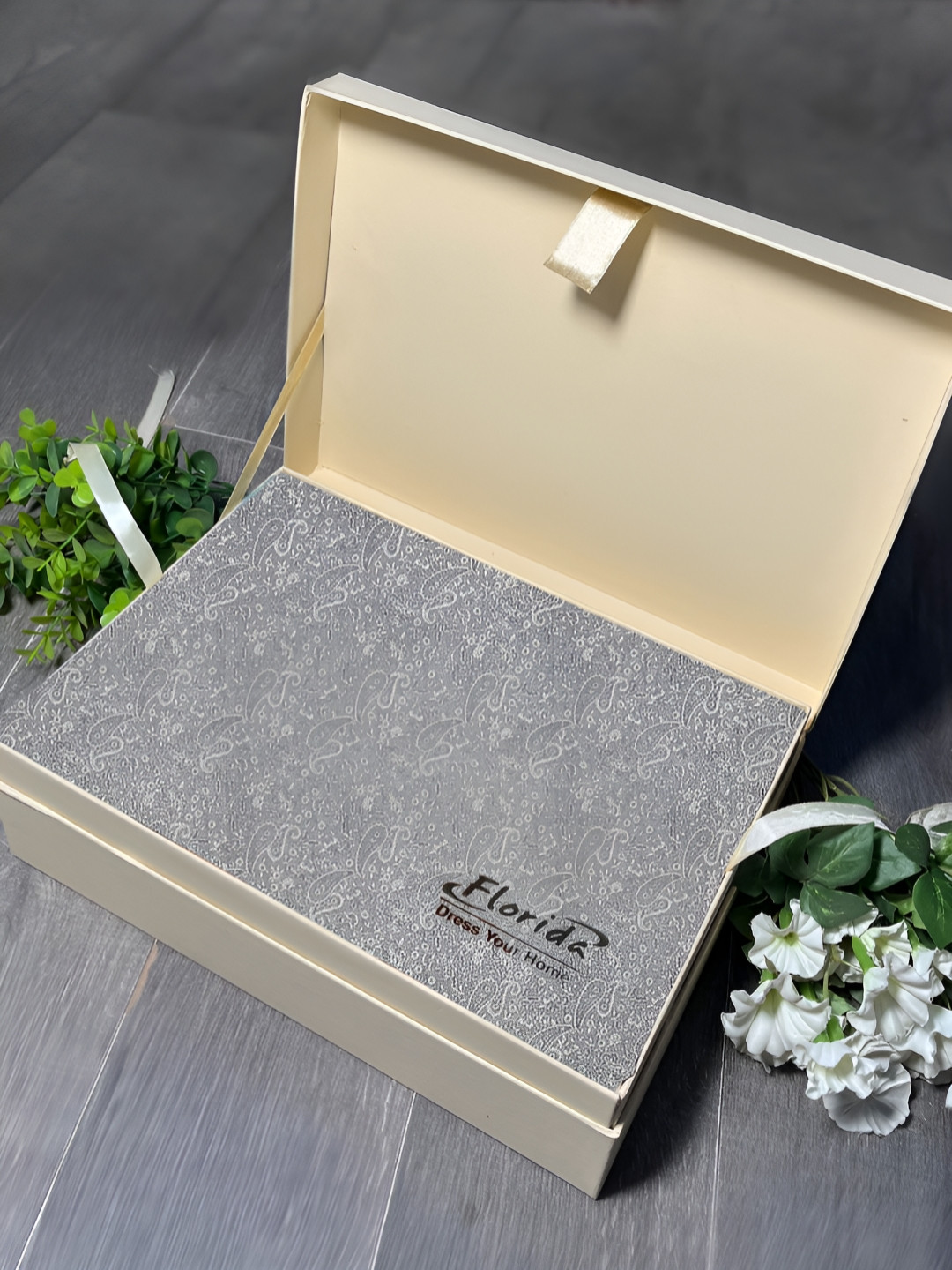 Florida Grey Ethnic Motifs Printed 144 TC King Bedsheet With 2 Pillow Covers & Carry Bag