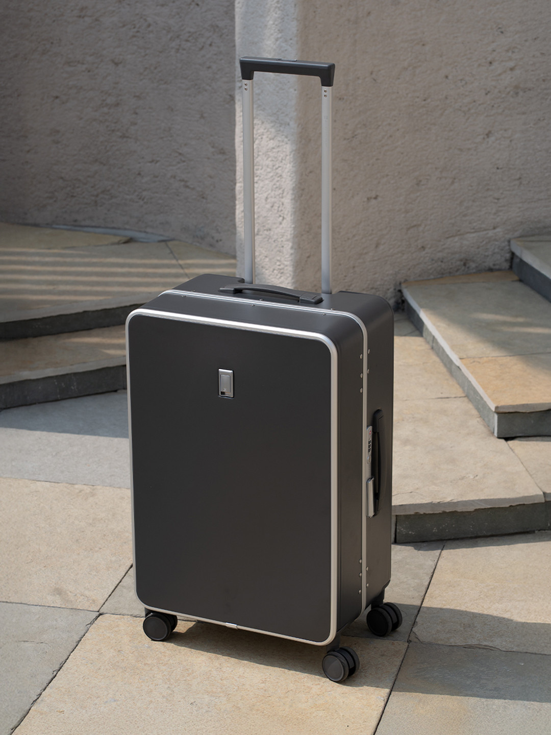 SWISS MILITARY Lorenzo PC Hard-Sided Medium Trolley Suitcase