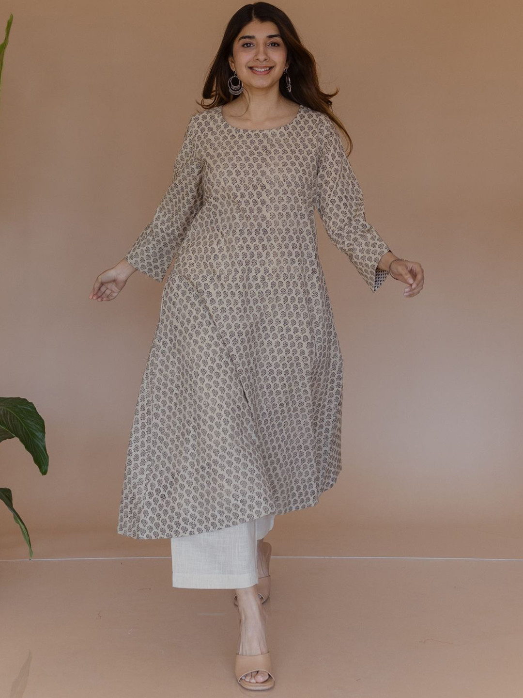 THE INDIAN ETHNIC CO Women Floral Printed Round Neck Regular Calf Length A-Line Kurta