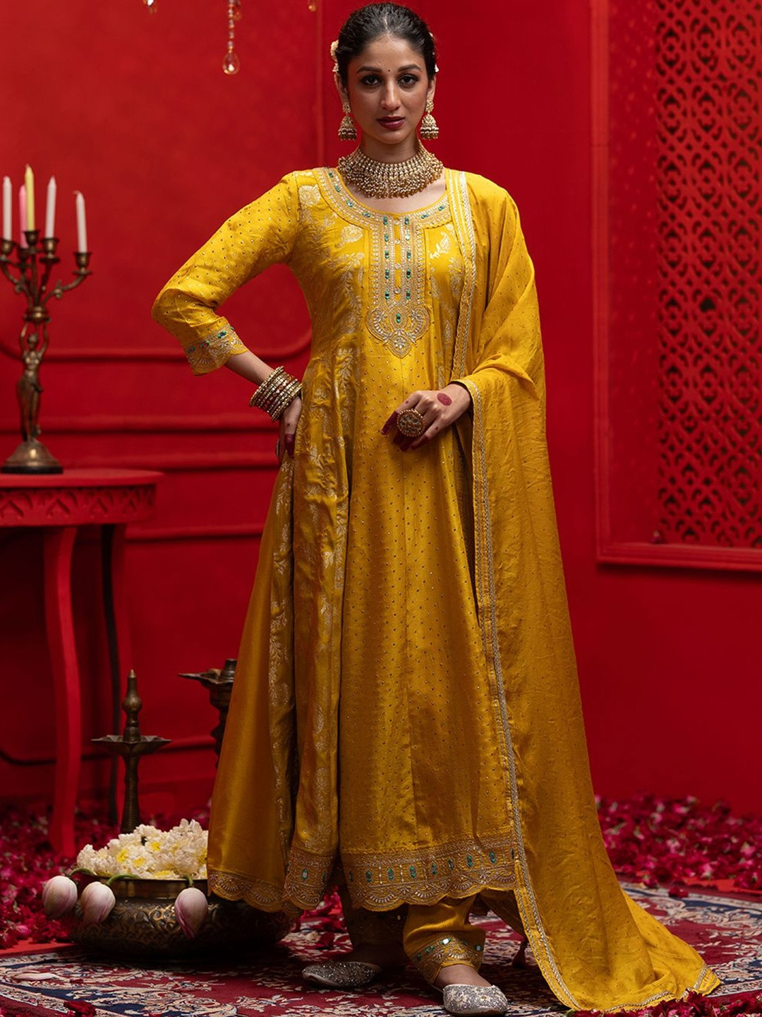 CHHAAP Women Zari Embroidered Mirror Work Kurta With Trousers & With Dupatta