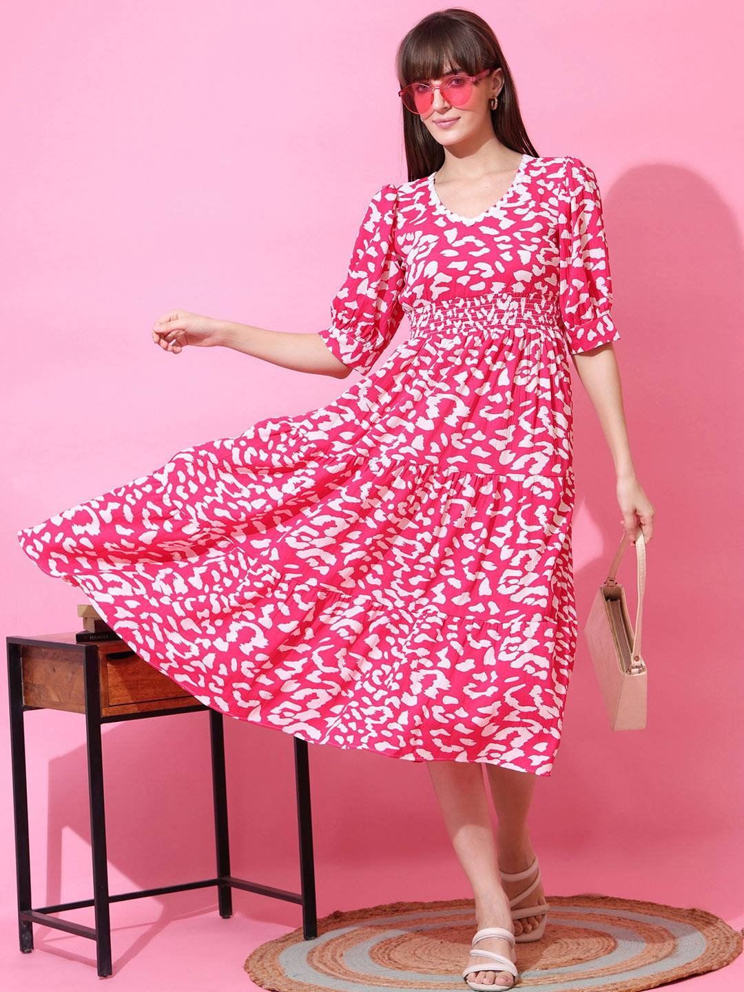 De La Moda Abstract Printed V-Neck Gathered or Pleated A-Line Maxi Crepe Dress