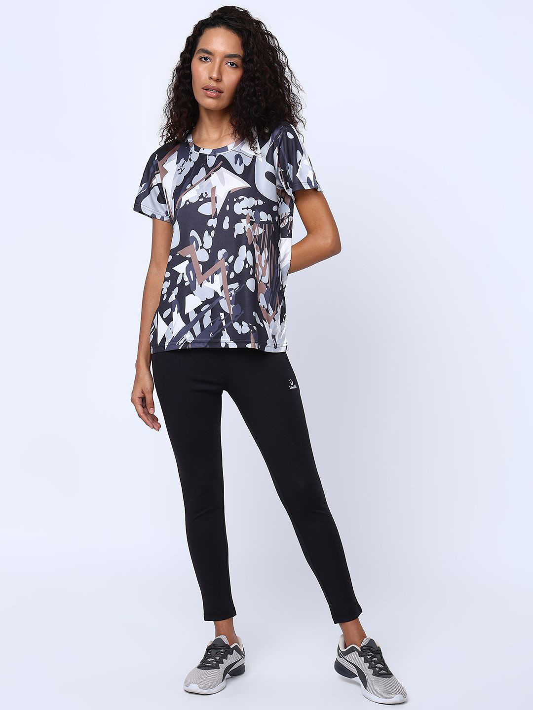 UMILDO Women Activewear Printed T-shirt with Leggings