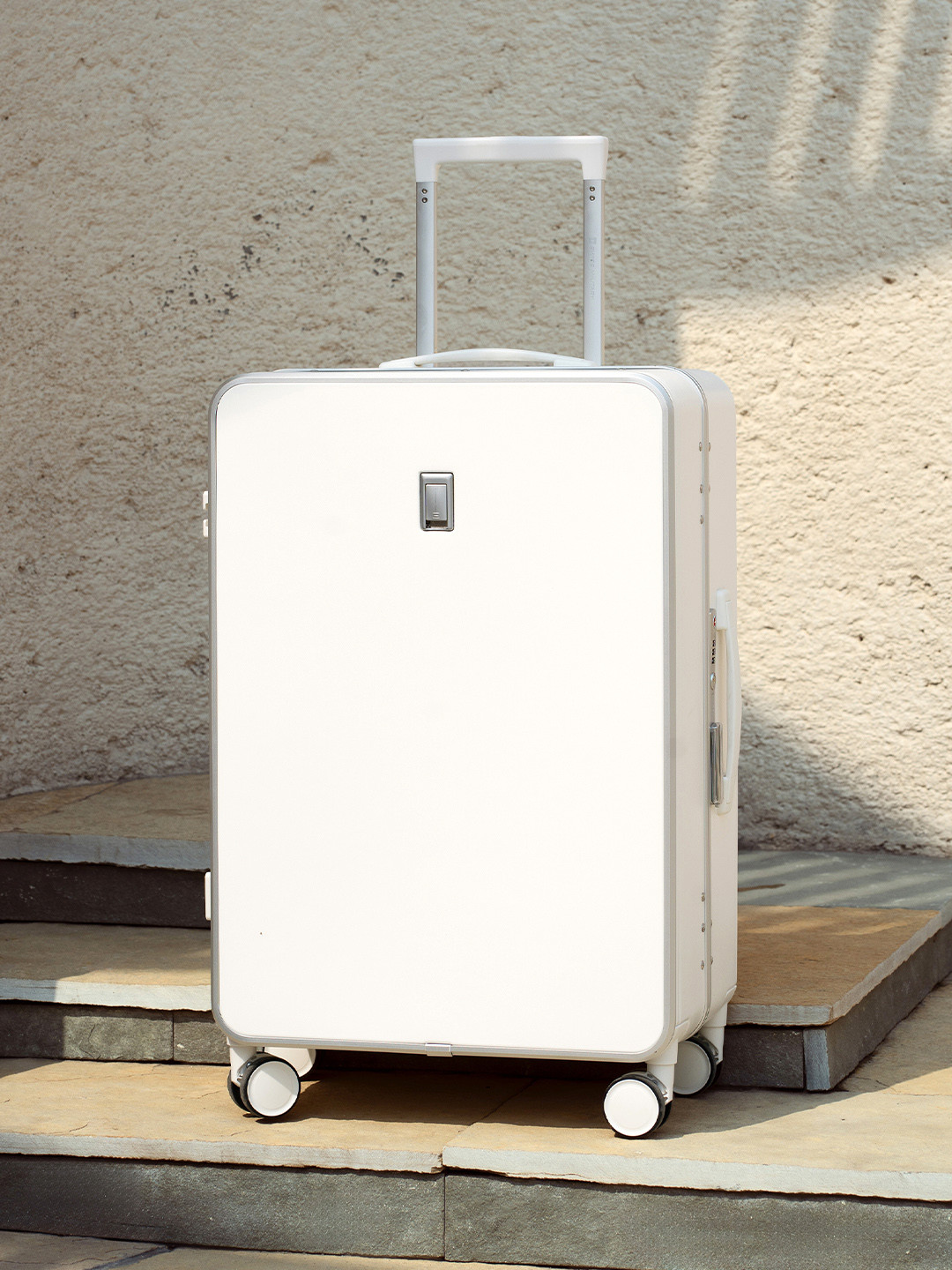 SWISS MILITARY Lorenzo PC Hard-Sided Trolley Suitcase