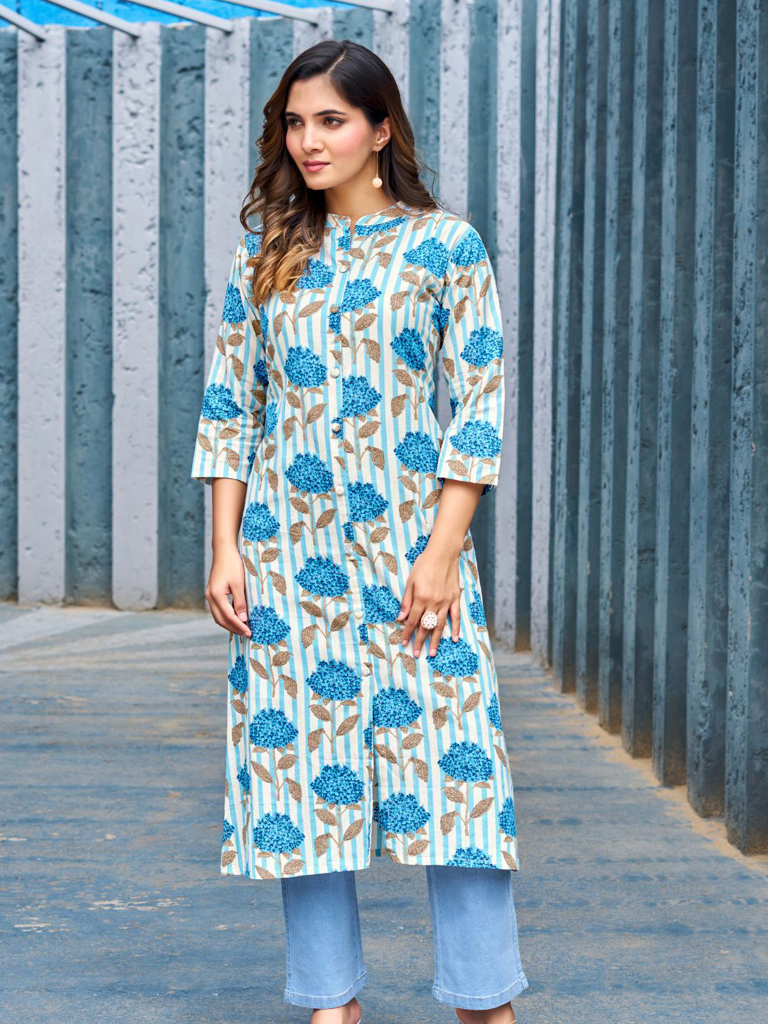 Kaftanize Women Bold Floral & Stripe Printed Long Kurti in Cotton Flex