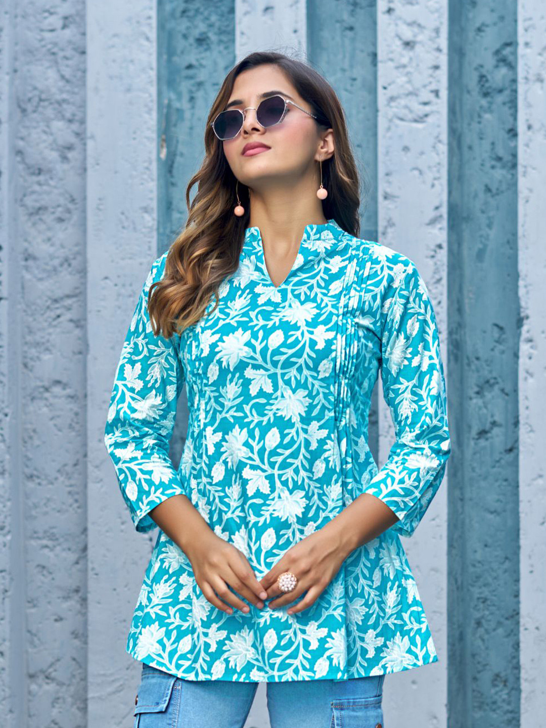 Kaftanize Floral Pintuck Short Kurti in Cotton Cambric