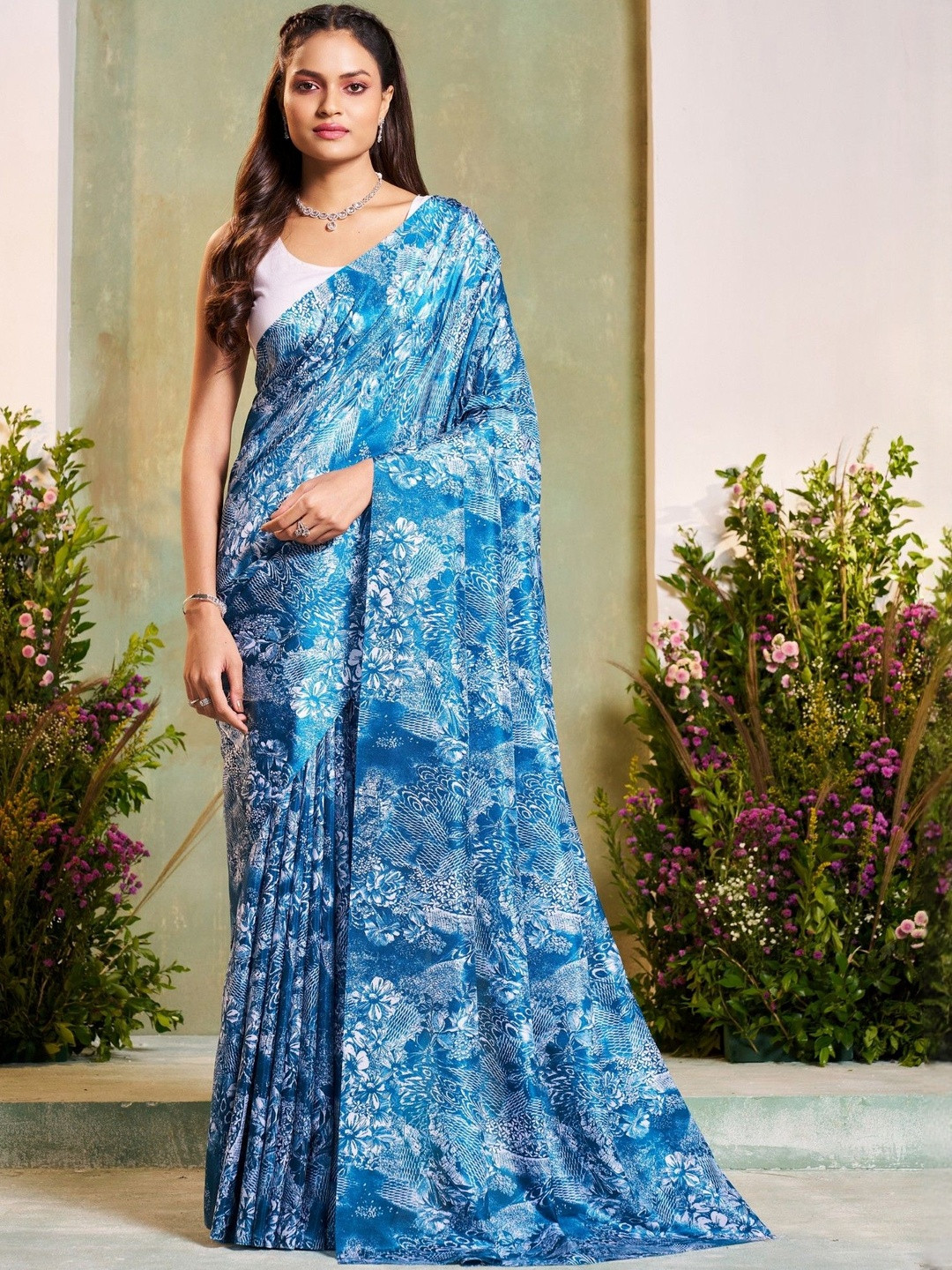 Garden Vareli Floral Printed Saree
