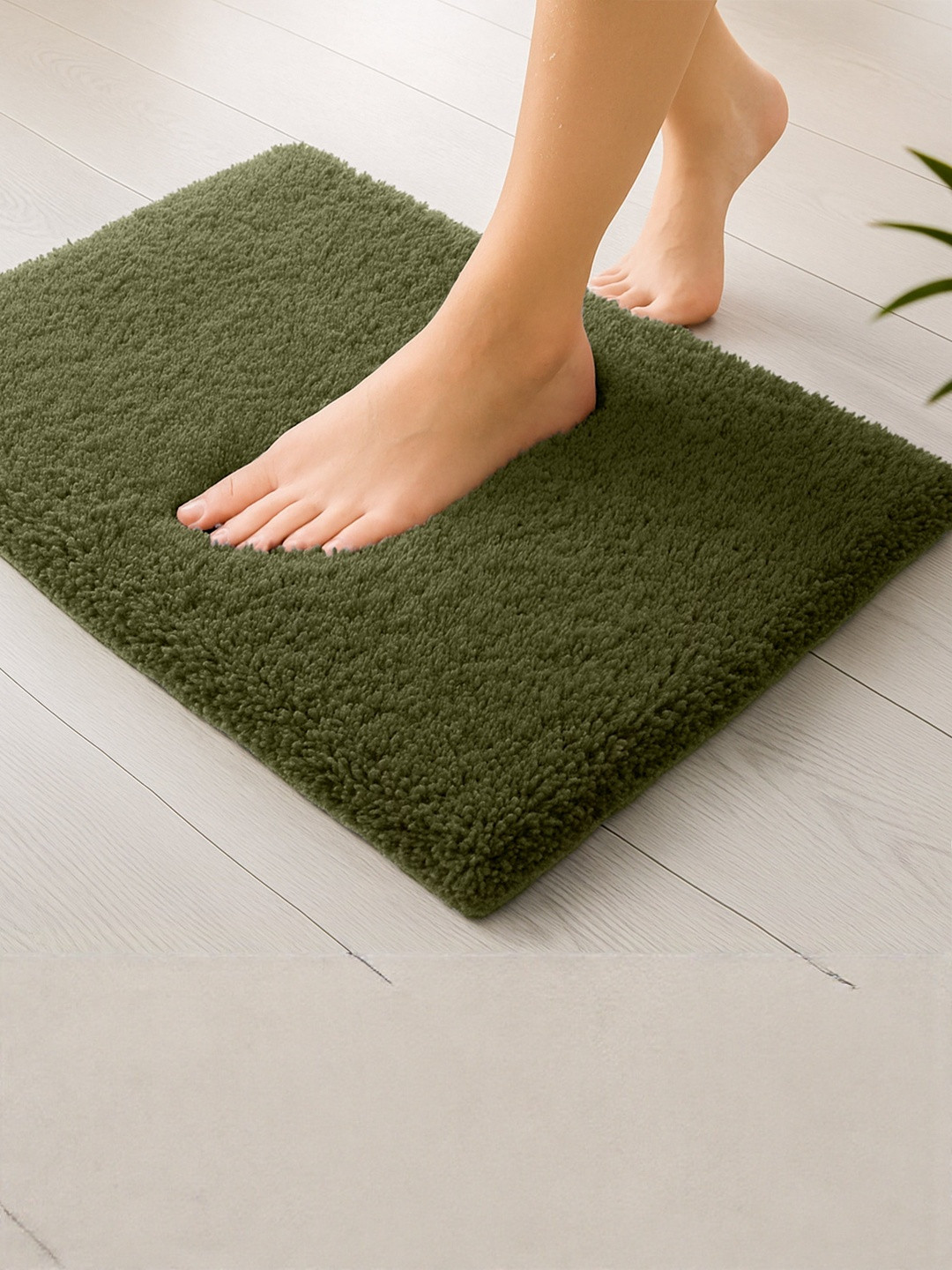 enera Stello Moss Green Anti-Skid & Quick-Dry Bath Rug - 40 cm x 60 cm