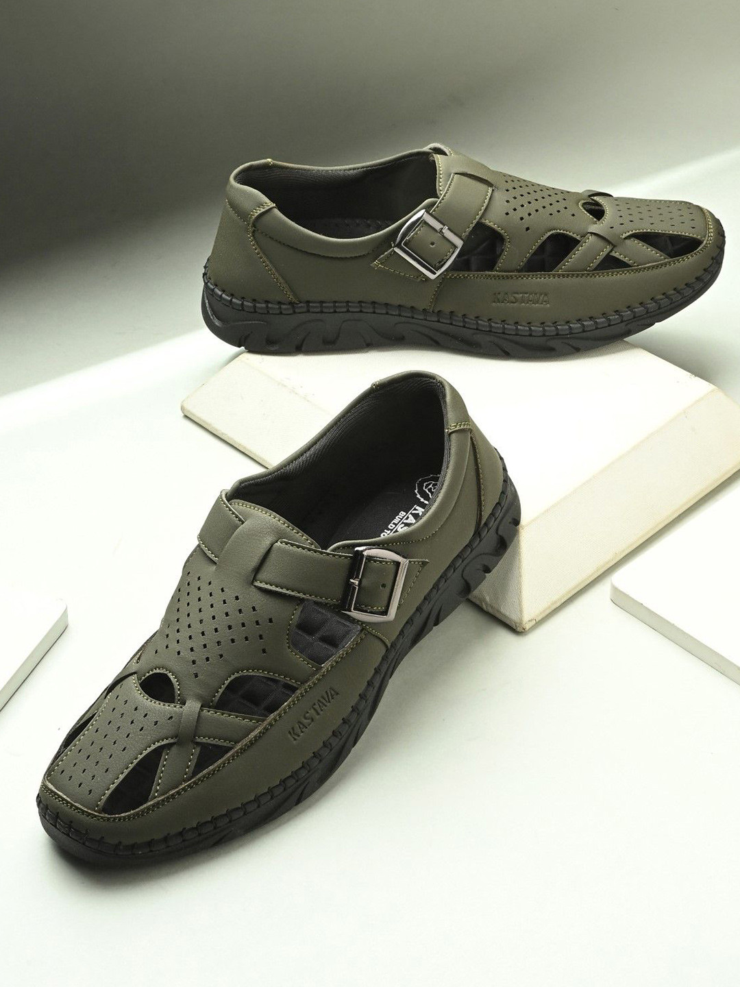 KASTAVA Men Fisherman Sandals