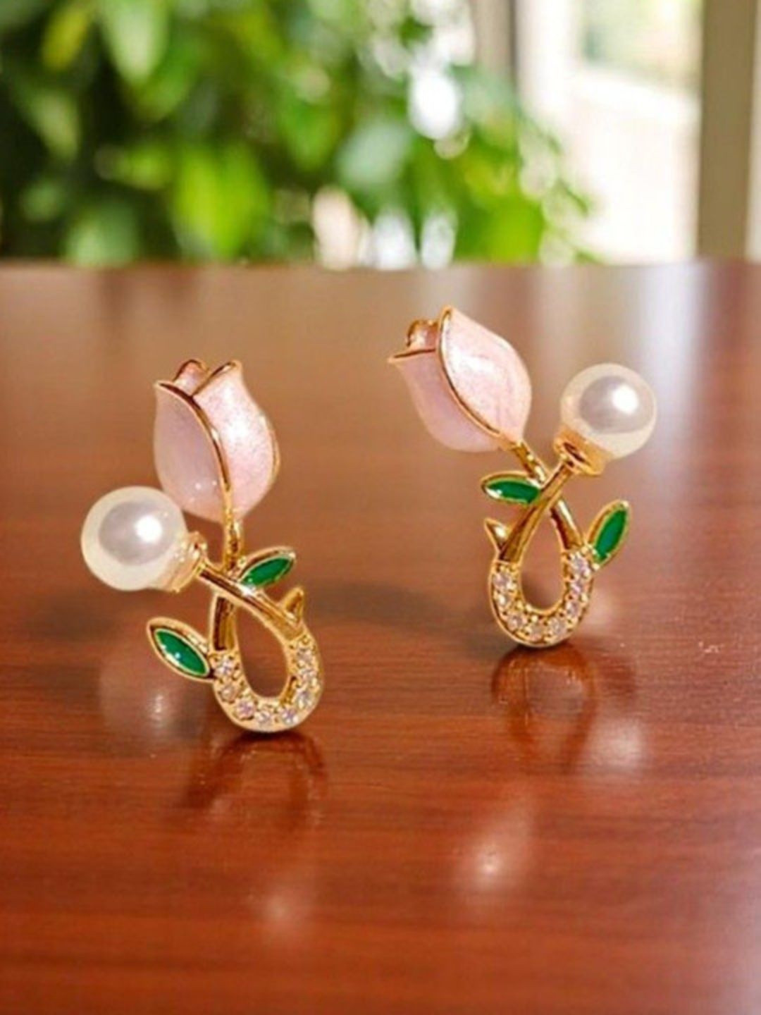 Tipsy closet  Gold-Plated Metal Studs