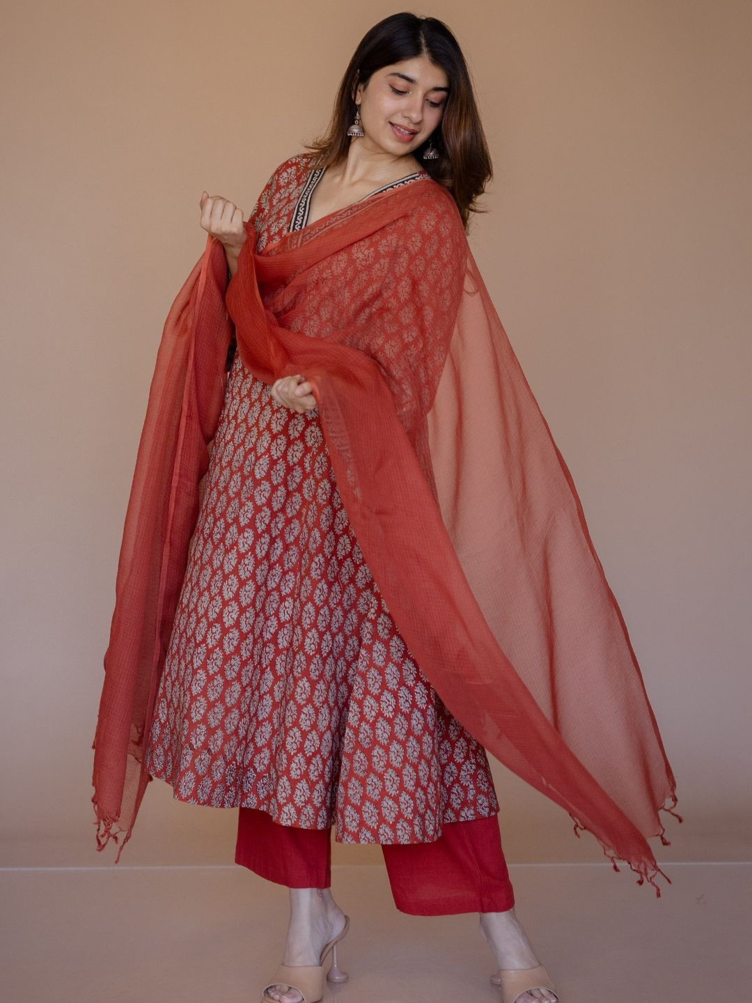 THE INDIAN ETHNIC CO Kota Doria Cotton Dupatta