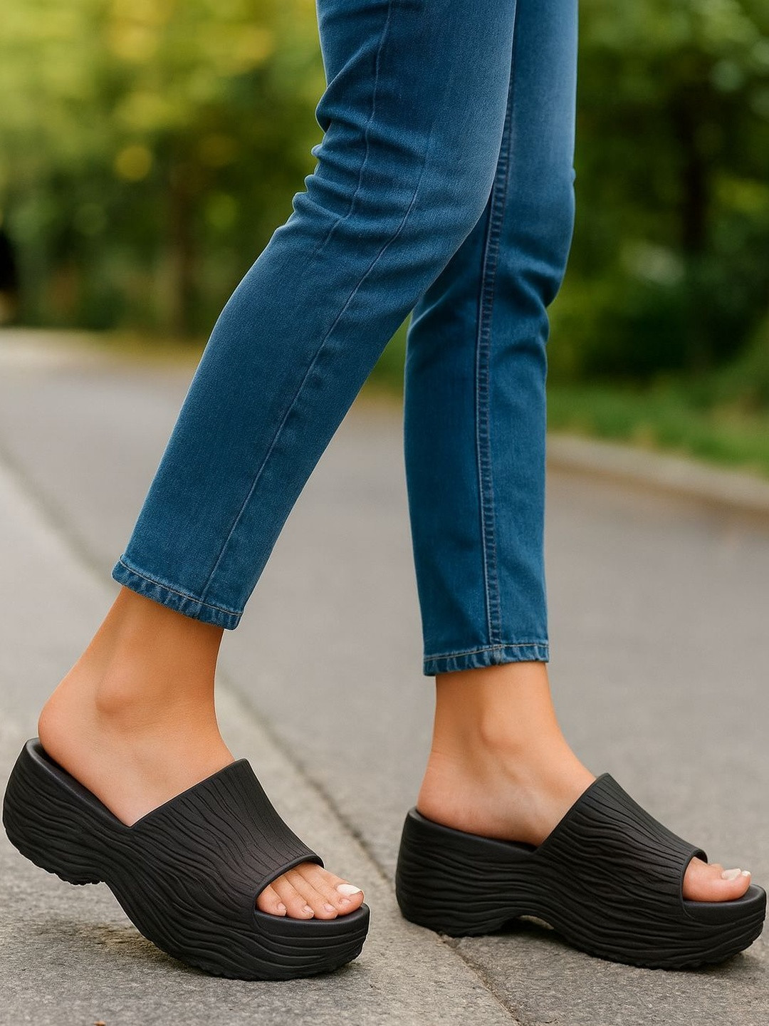Roadster Women Thong Flip-Flops