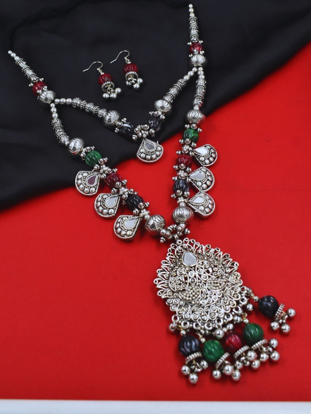 J & C Fashion Arena Silver-Plated Brass Artificial Beads Necklace