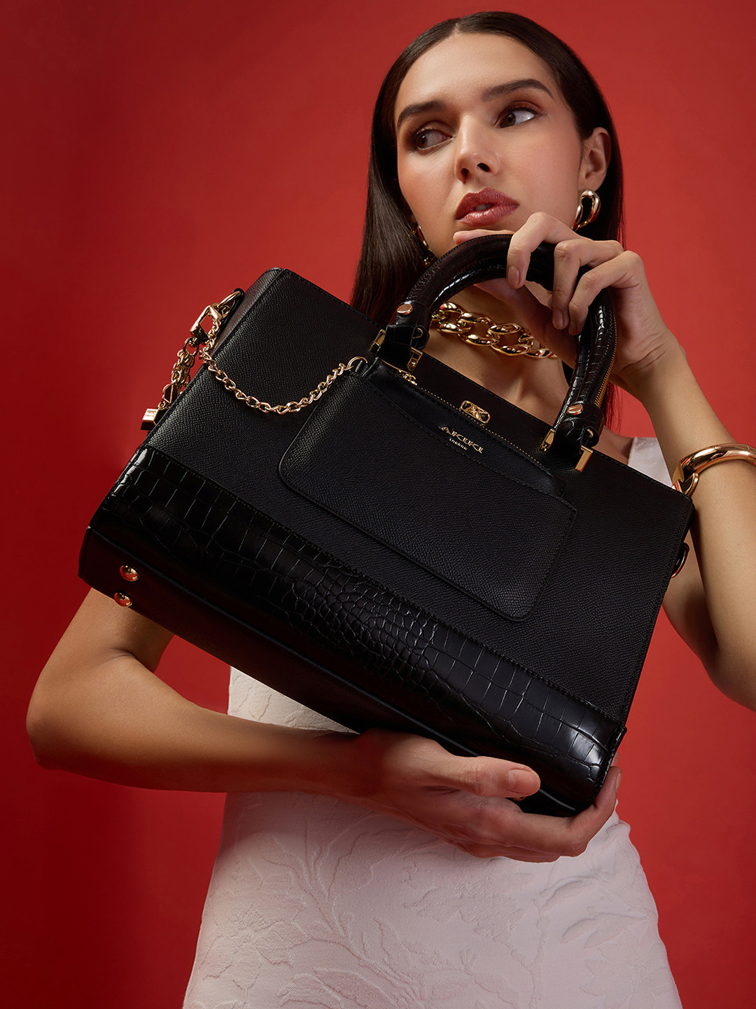 Akiki London Women Norwich 30 Small Handbag