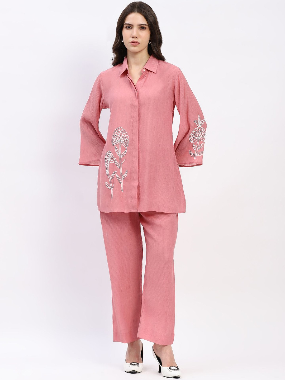 Me&I Floral Embroidered Shirt Collar Thread Work Kurti With Trousers