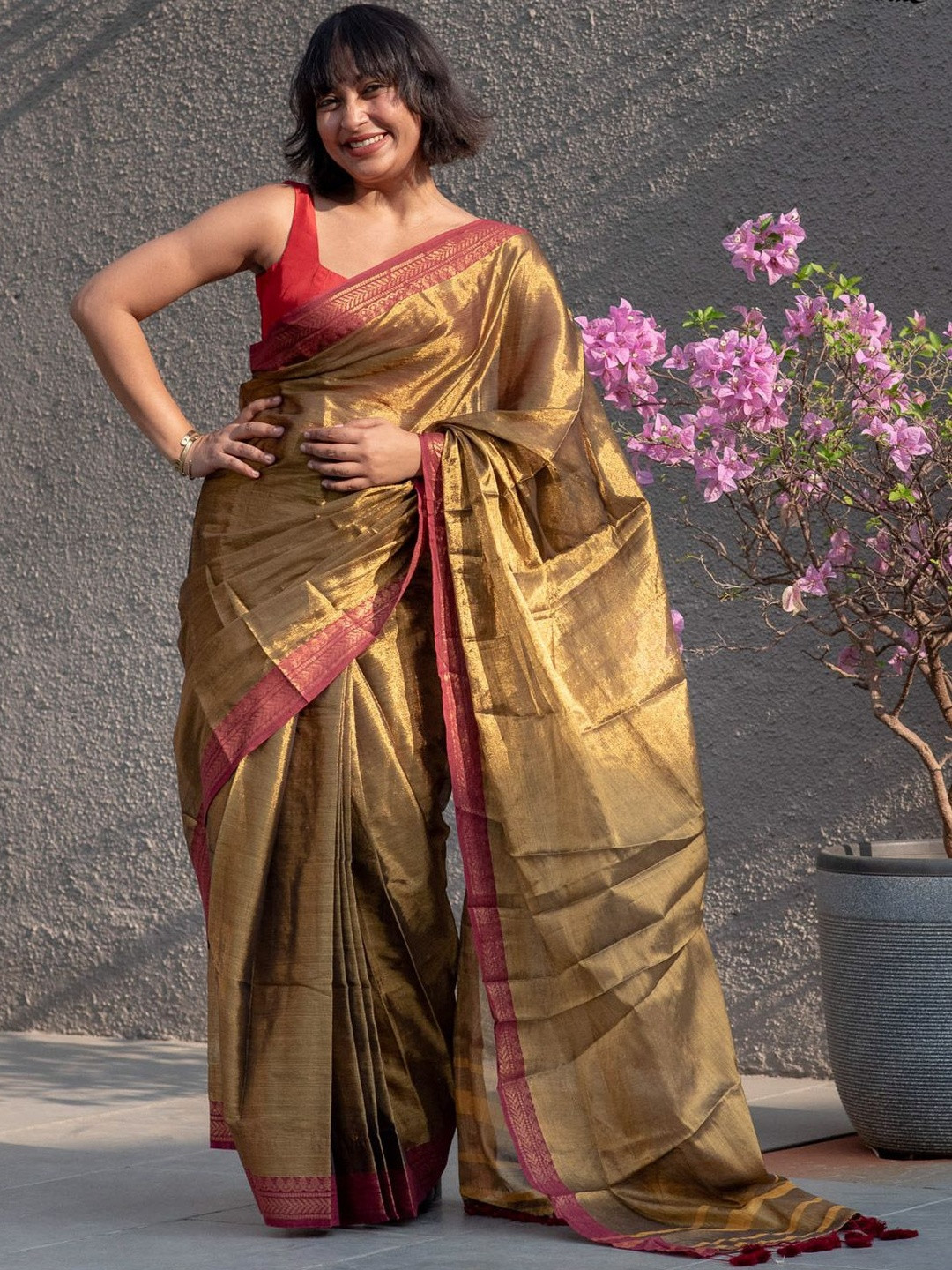 Suta Gold Cotton Zari Saree Without Blouse Piece
