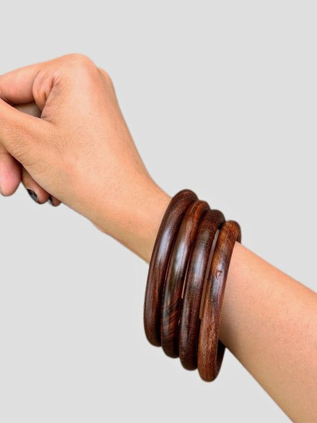 Tipsy closet Set of 4 Round Shaped Wooden Bangles