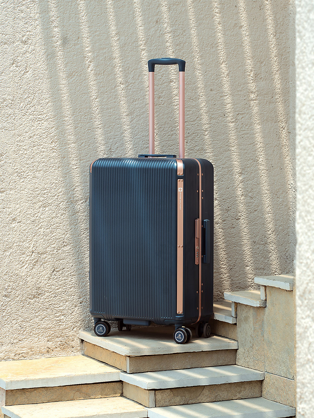 SWISS MILITARY Hamilton Cabin Hard Sided Trolley Bag