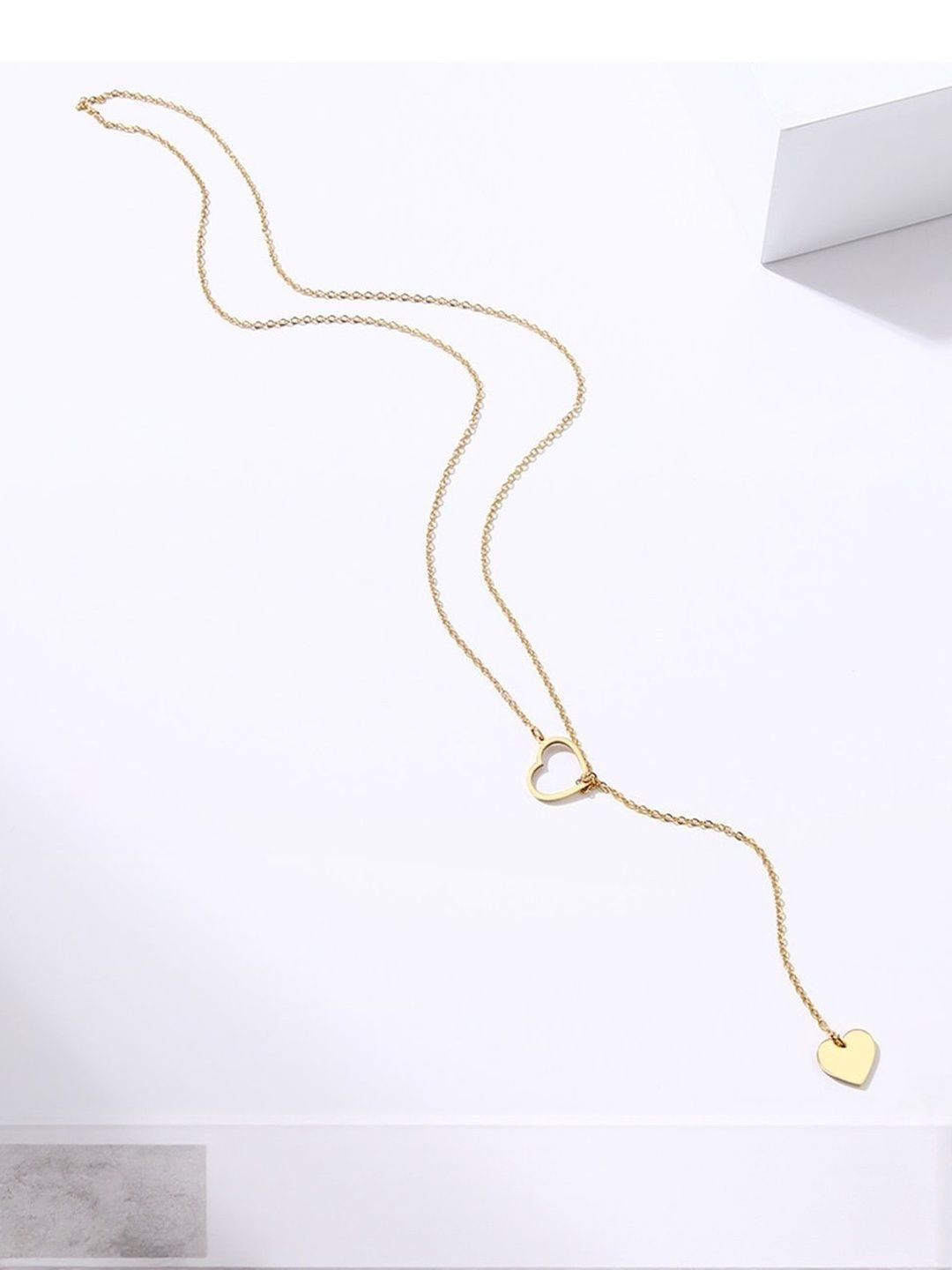 DressBerry Gold-Plated Single Layered Heart In Heart Minimal Necklace