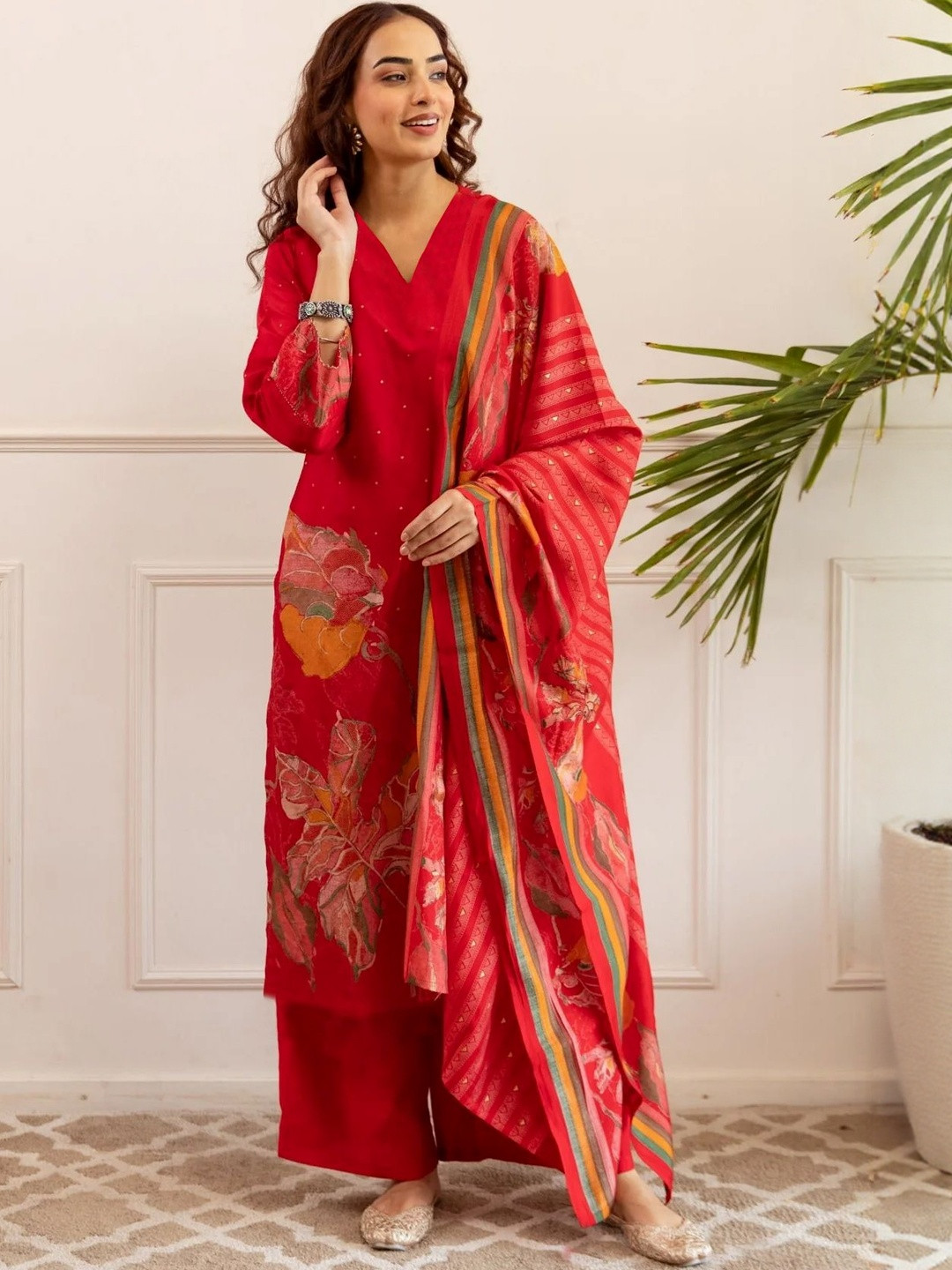 GoSriKi Women Abstract Printed V-Neck Long Sleeves Regular Calf Length Straight Kurta Set