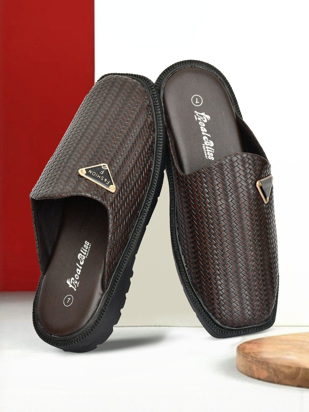 REAL BLISS FOOTWEAR Men Shoe-Style Sandals