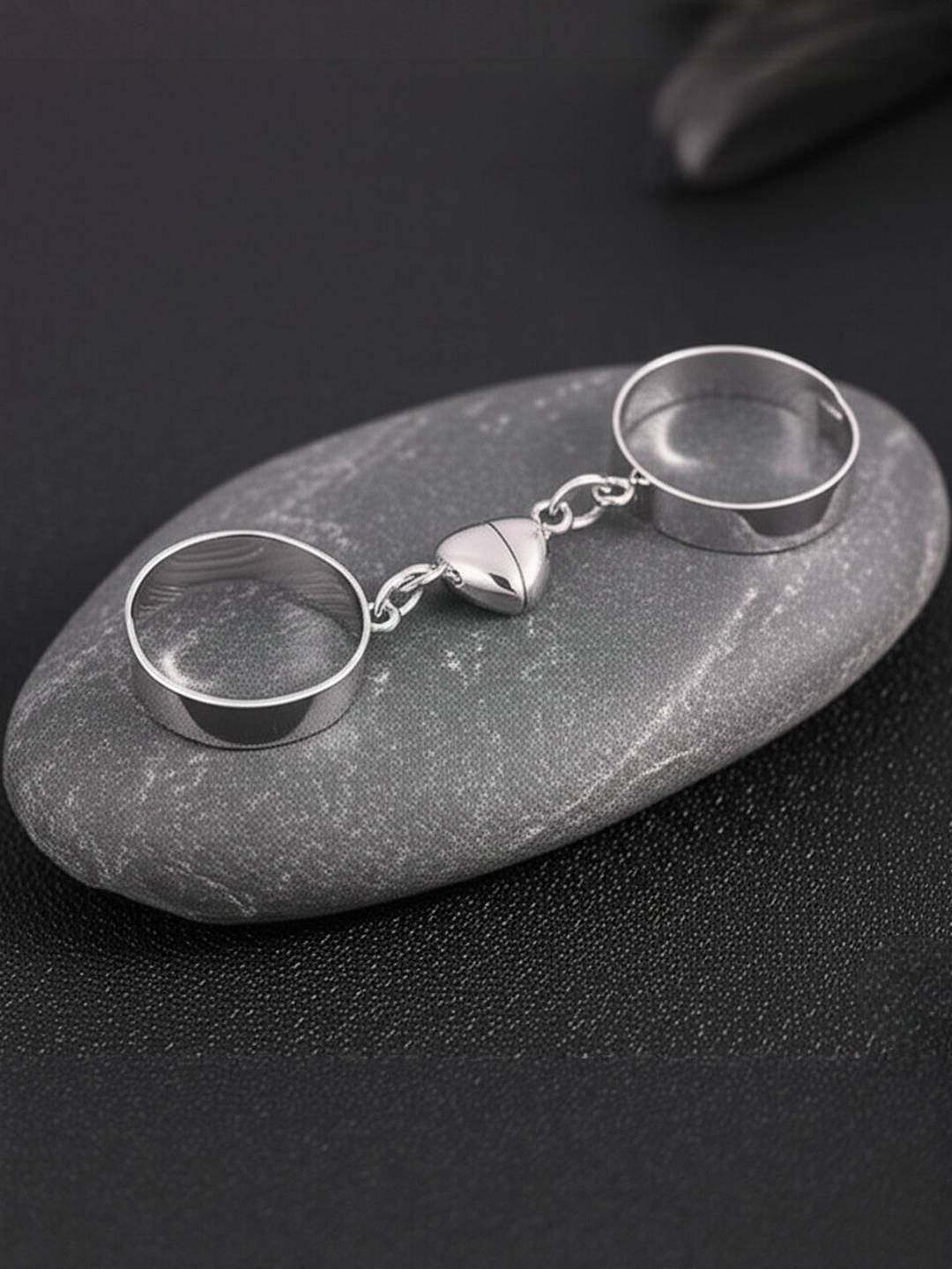 DressBerry Women Alloy Silver-Plated Magnetic Heart Finger Ring